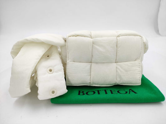 BOTTEGA VENETA Bottega Veneta Maxi Intrecciato Candy Cassette Shoulder Bag