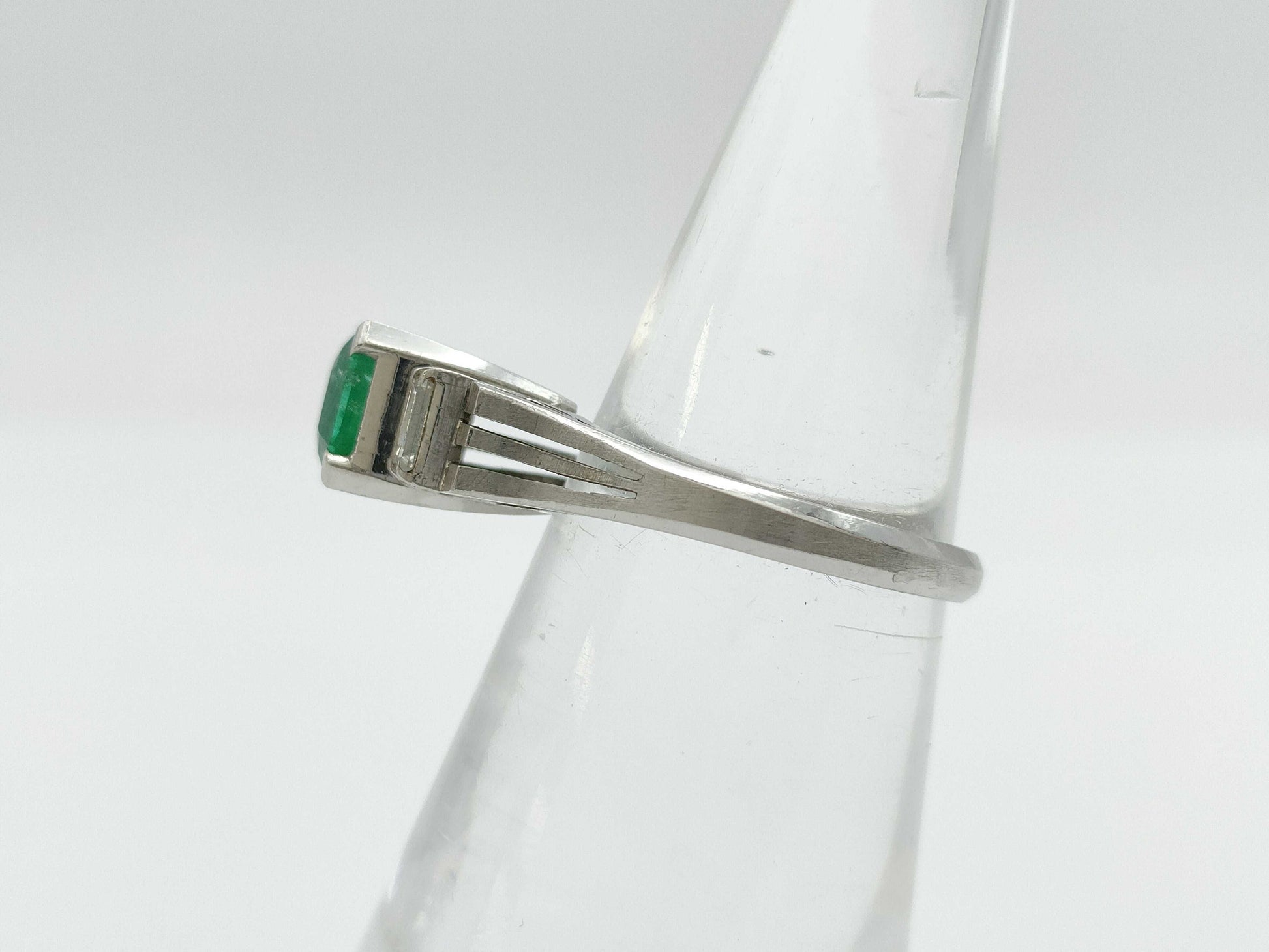 E1.30ct D0.32ct PM900 5.5g Ring