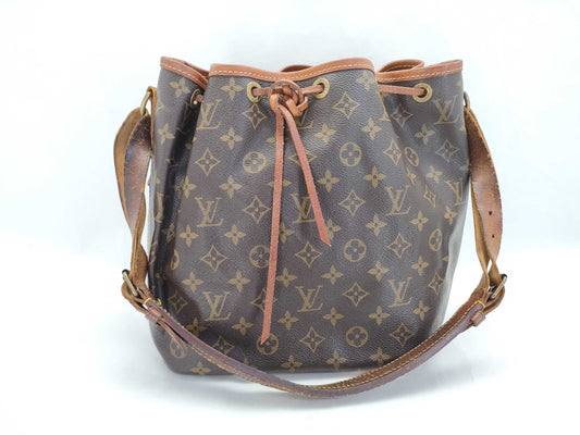LOUIS VUITTON Monogram LOUIS VUITTON Louis Vuitton M40818 Monogram Petit Noe Shoulder Bag Shoulder Bag