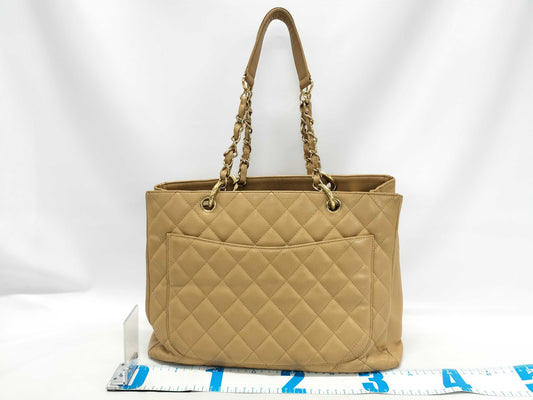 CHANEL beige shoulder bag