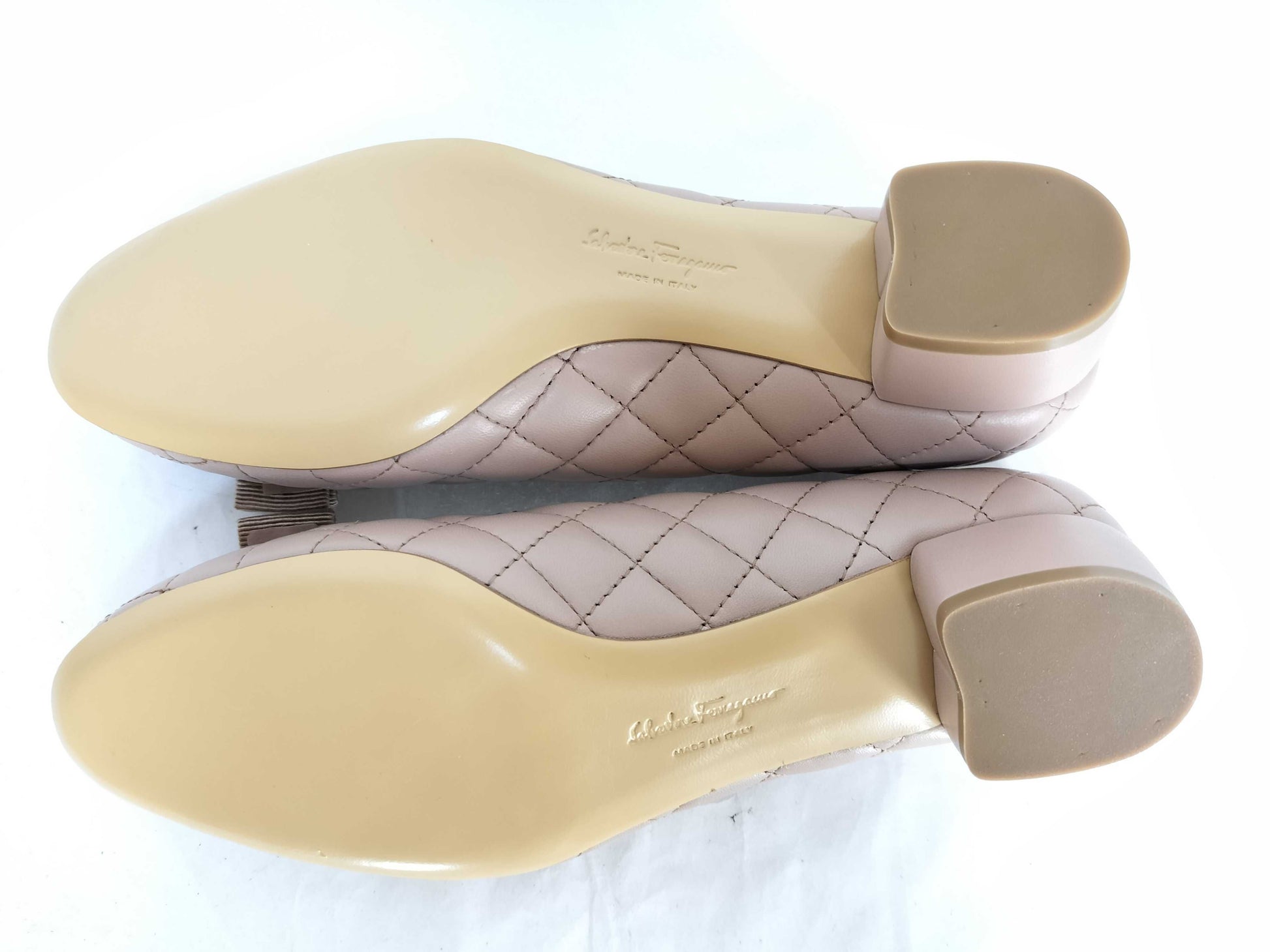 Salvatore Ferragamo Vala Vala Ribbon Pink Size 6 Quilted Pumps