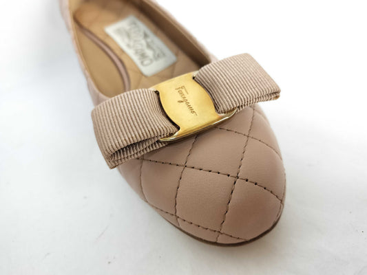 Salvatore Ferragamo Vala Vala Ribbon Pink Size 6 Quilted Pumps