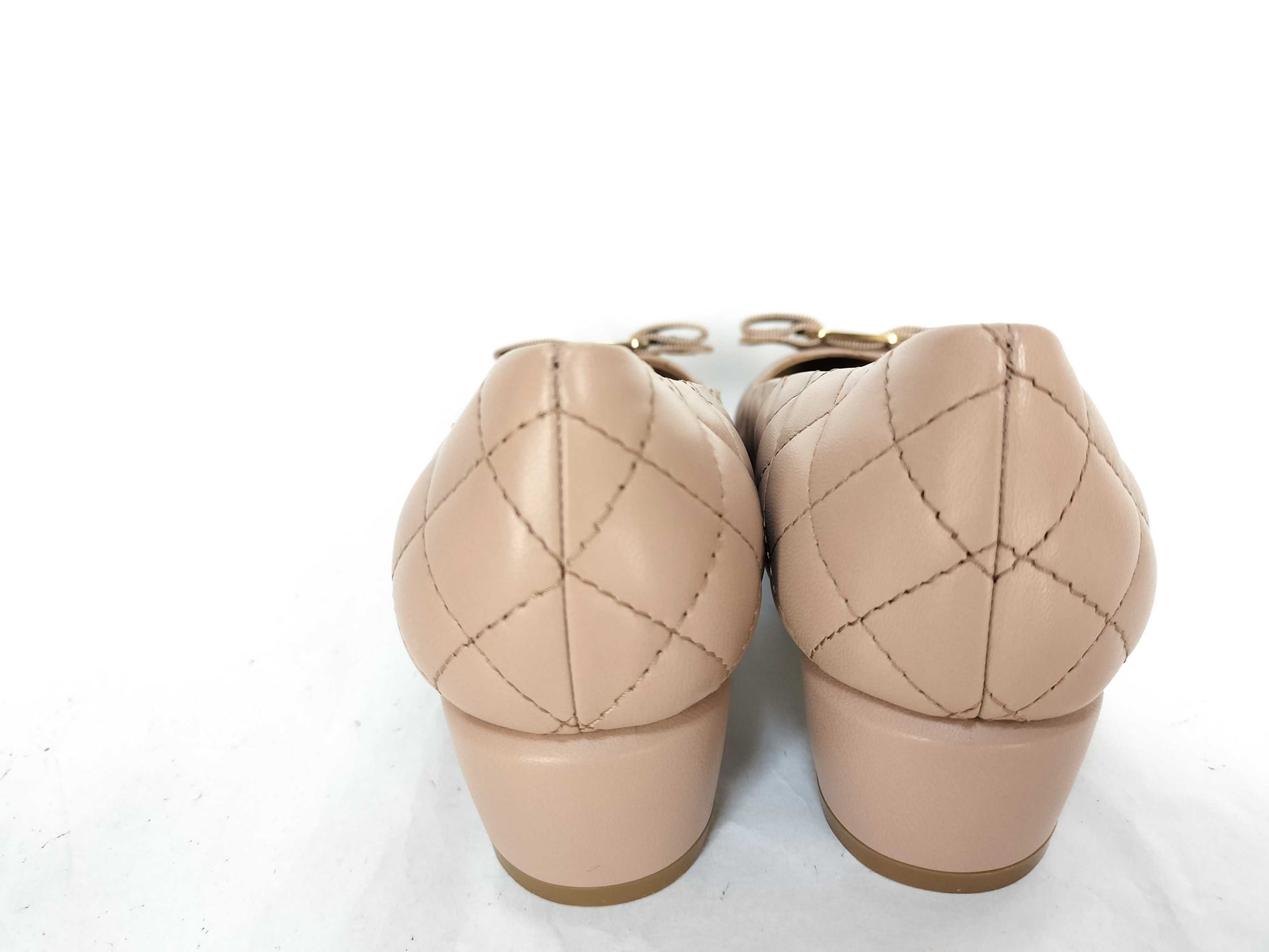 Salvatore Ferragamo Vala Vala Ribbon Pink Size 6 Quilted Pumps