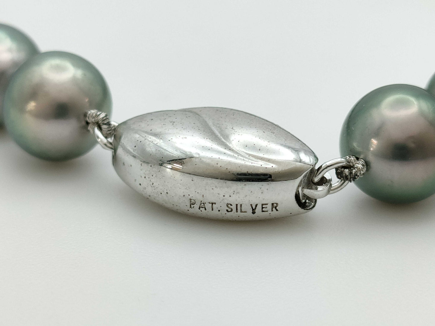 Pearl diameter approx. 8.7-10.9mm METAL 54.6g / Pearl diameter approx. 9.6-9.7mm K14WG 3.6g Other accessories