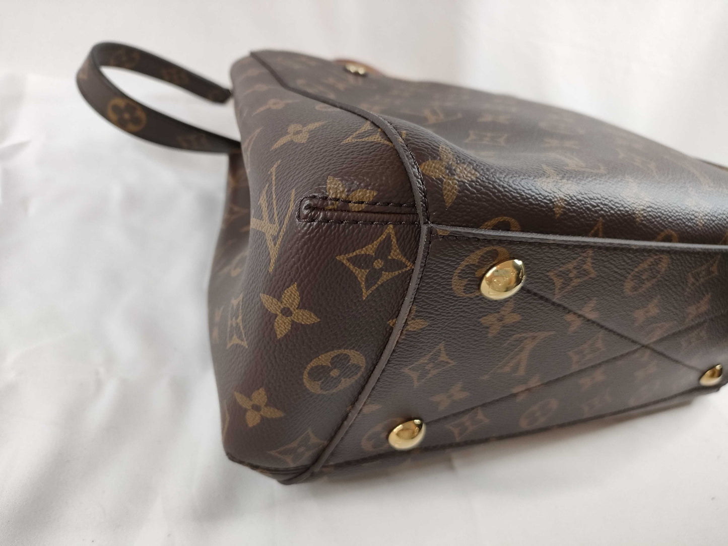 LOUIS VUITTON Monogram Louis Vuitton Montaigne Monogram Shoulder Bag