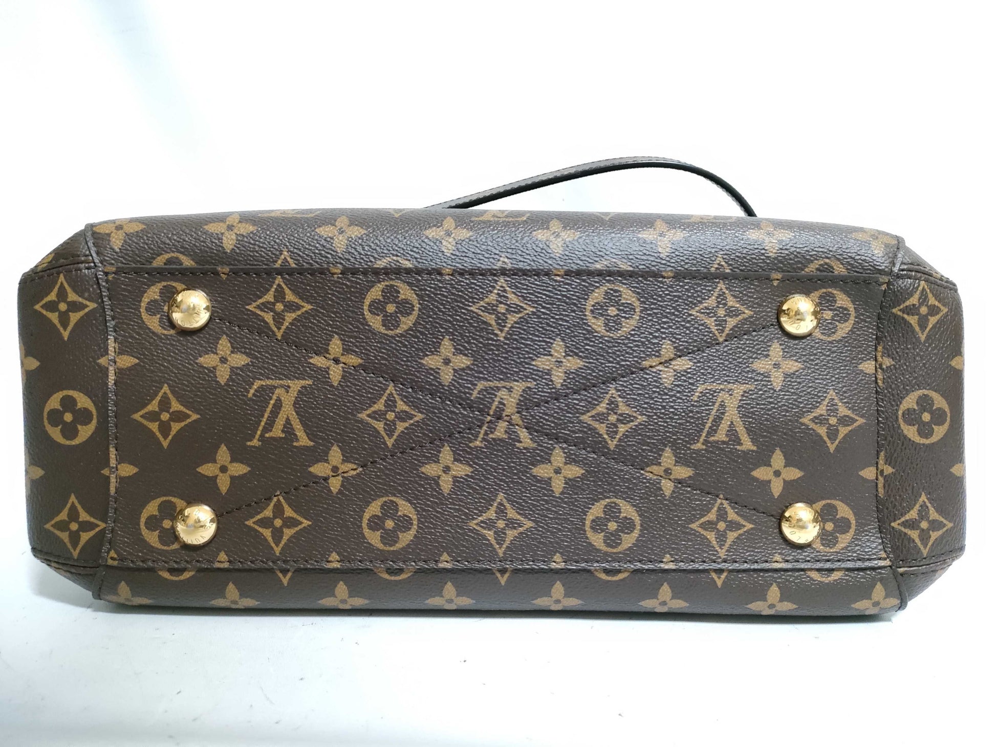 LOUIS VUITTON Monogram Louis Vuitton Montaigne Monogram Shoulder Bag