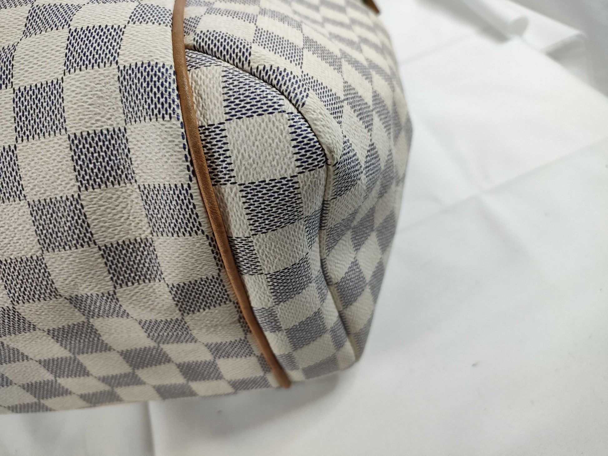 LOUIS VUITTON Damier Azure Louis Vuitton Azul Total Tote Bag