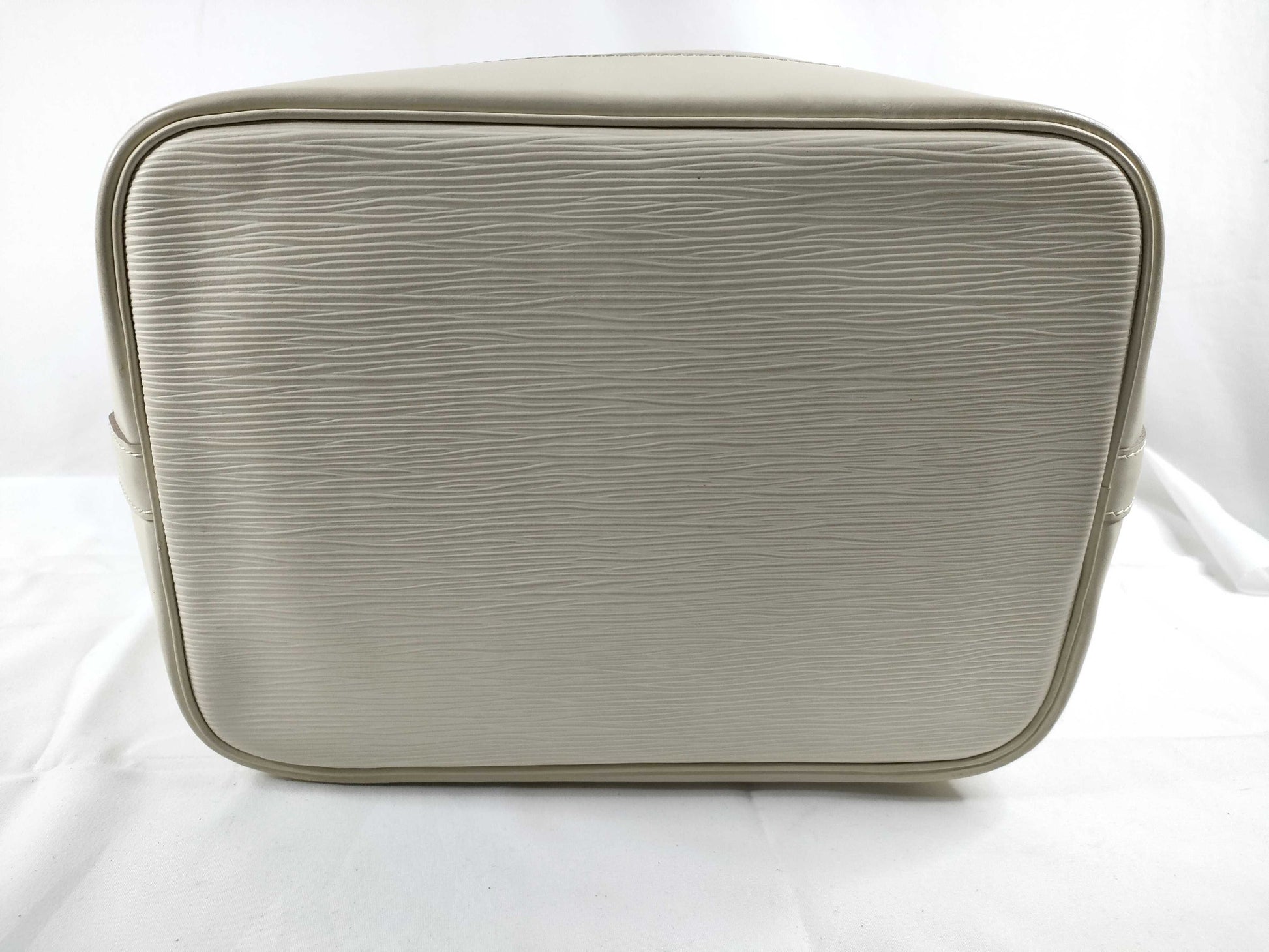 LOUIS VUITTON Epi Louis Vuitton Noe Epi Shoulder Bag
