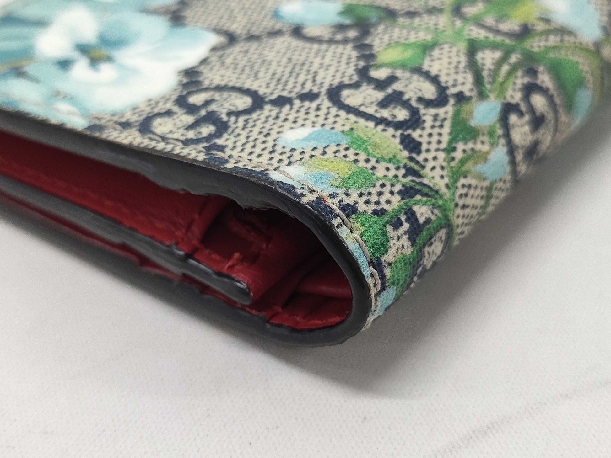 GUCCI Blooms GG Supreme Bifold Mini Wallet