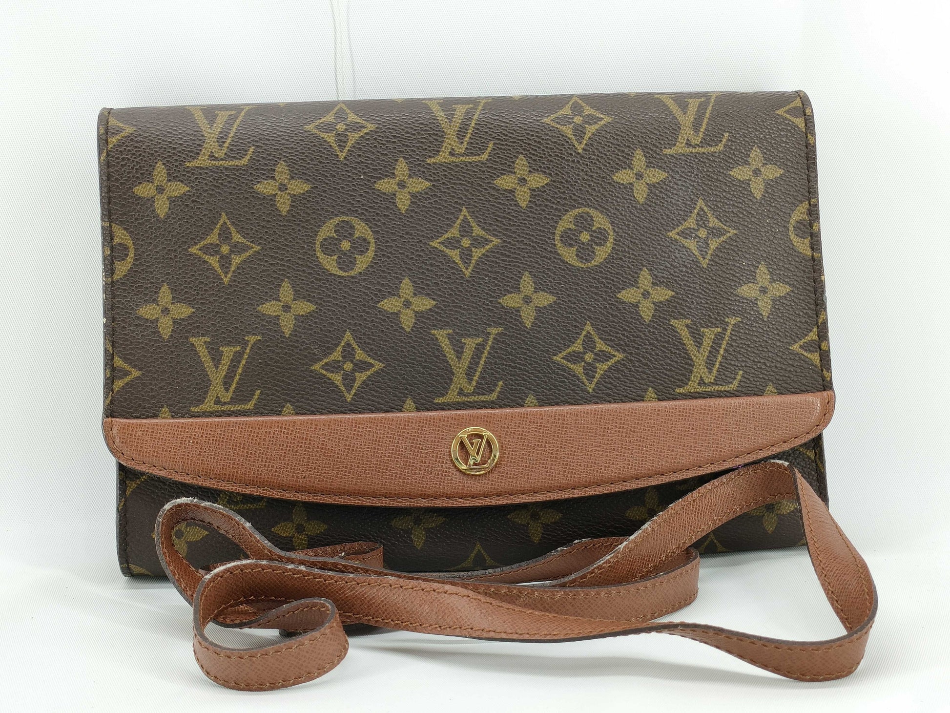 LOUIS VUITTON Monogram LV Monogram Bordeaux 24 M51798 A20922 Shoulder Bag