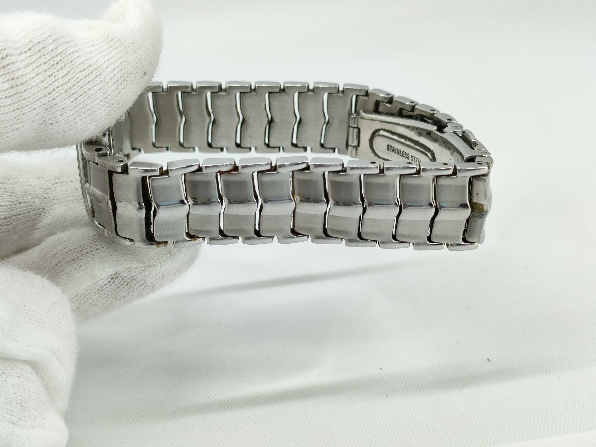 V822S Quartz Women's Watch