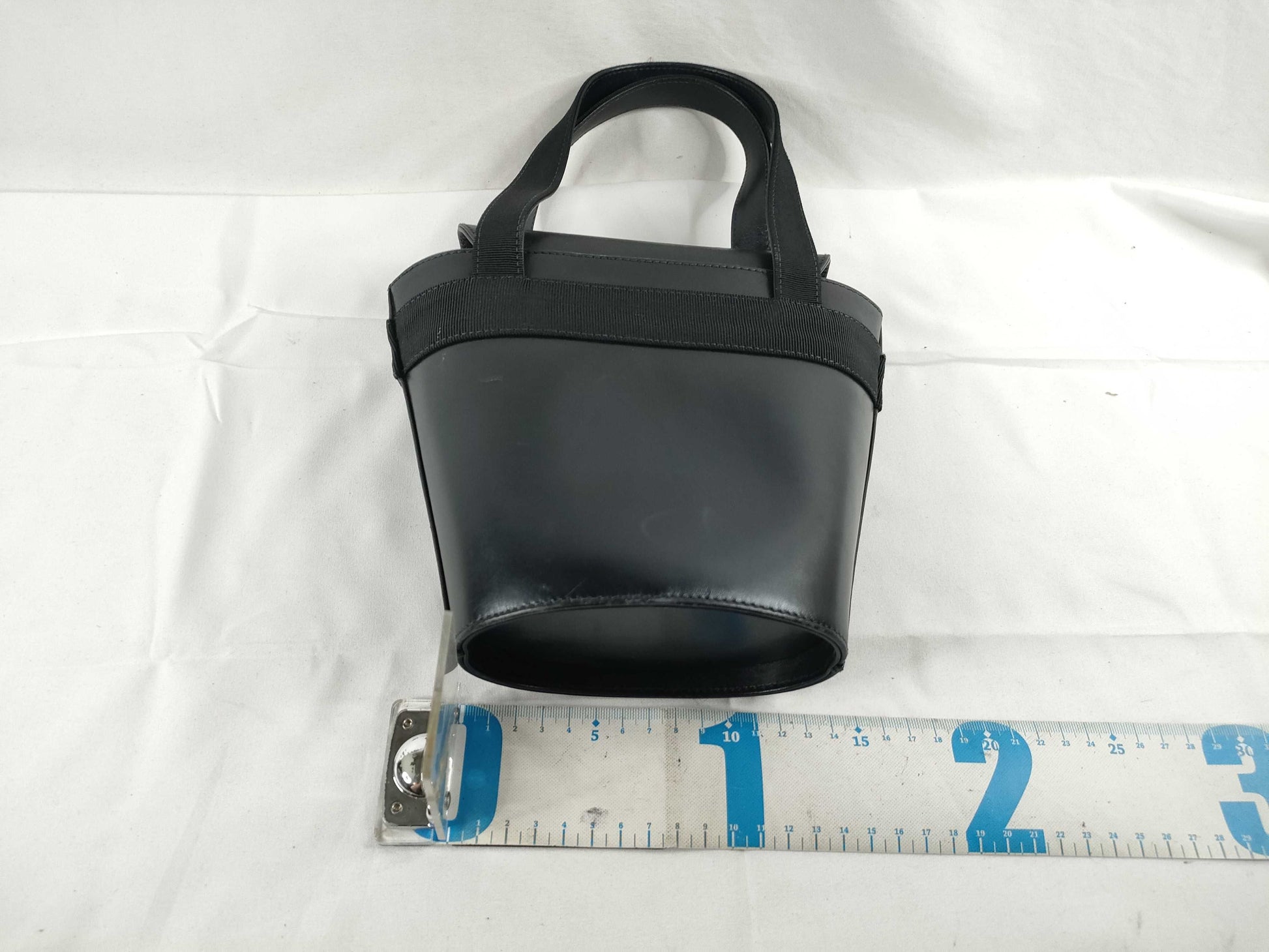 Salvatore Ferragamo Vala Ribbon Leather BA216161 Black Handbag