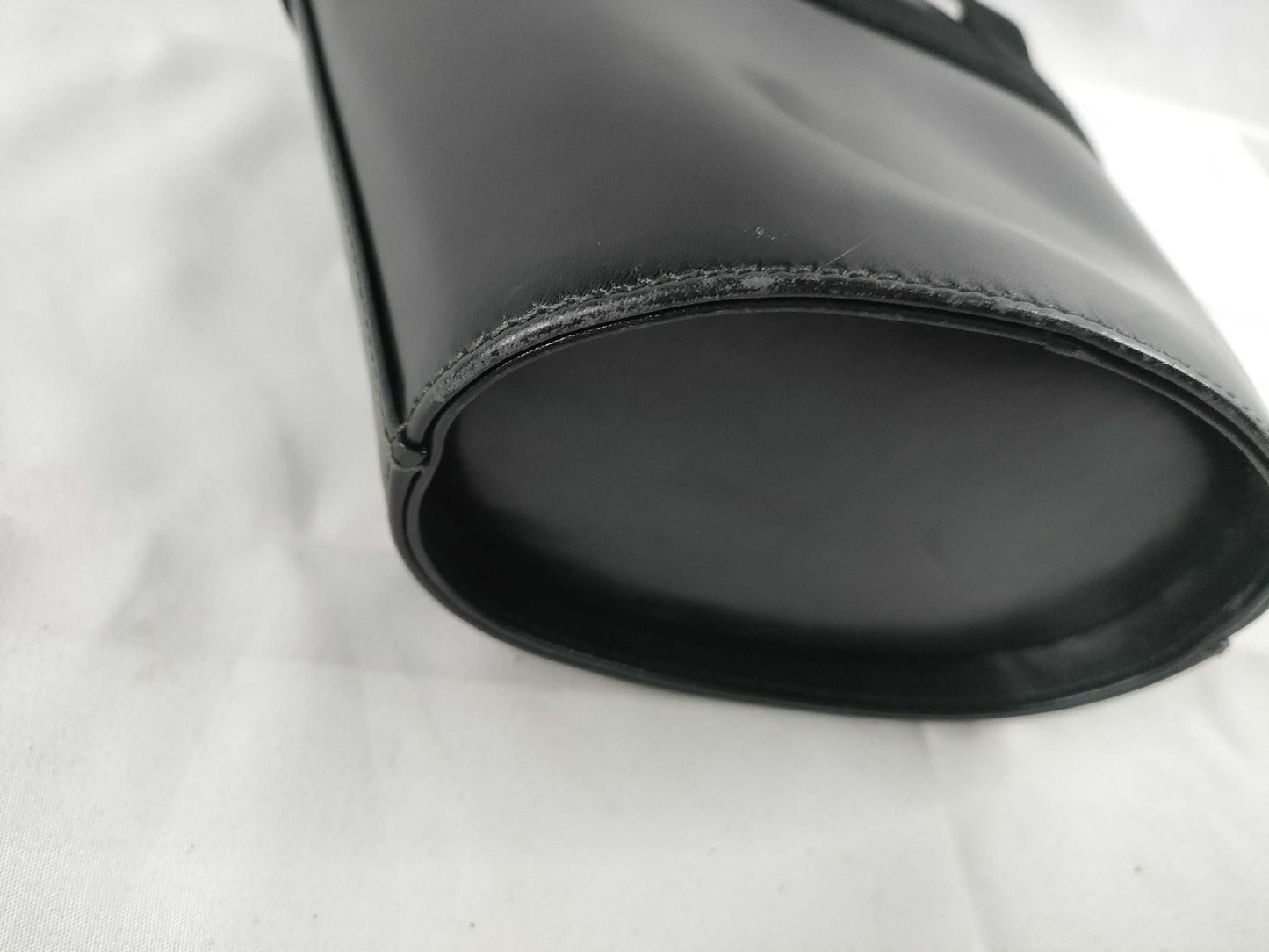 Salvatore Ferragamo Vala Ribbon Leather BA216161 Black Handbag