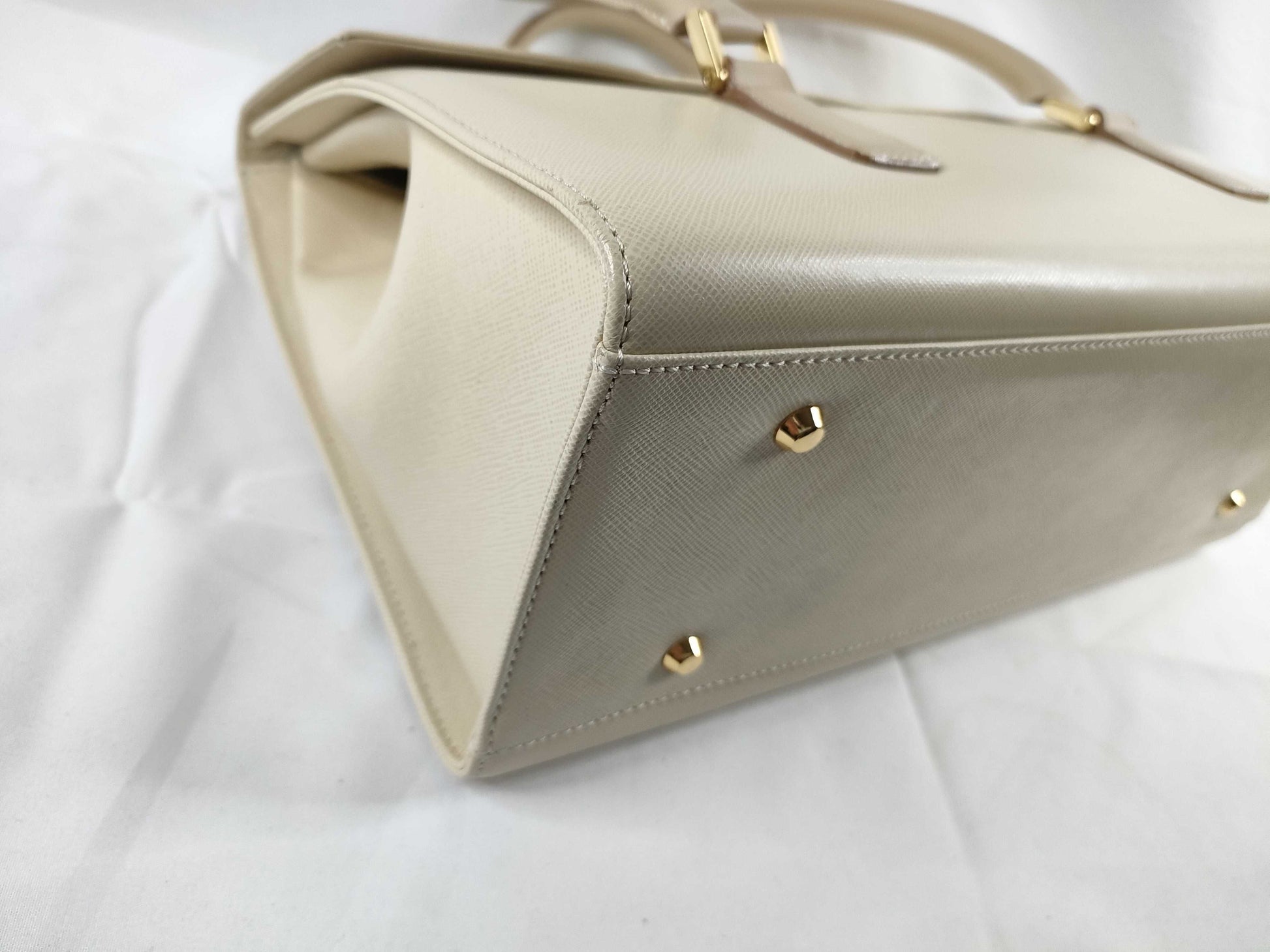 BURBERRY Leather Handbag Cream Handbag