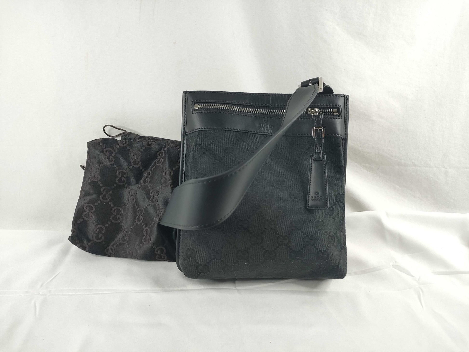 GUCCI GG Canvas Gucci GG Canvas Shoulder Bag 92562 001013 Black Shoulder Bag