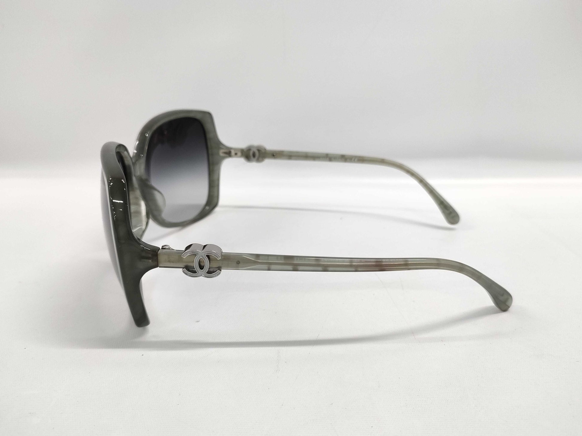 CHANEL Coco Mark Plastic Sunglasses Gray Sunglasses/Eyeglasses
