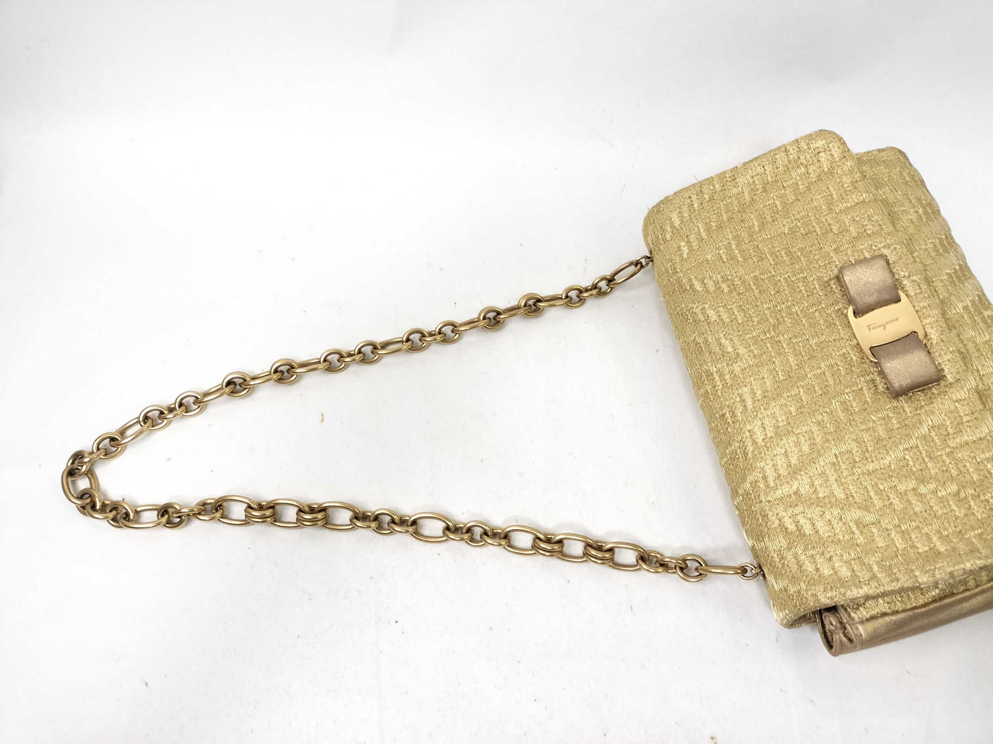 Salvatore Ferragamo Vala Salvatore Ferragamo Vala Ribbon Canvas Chain Shoulder Bag AU-21/G193 Gold Shoulder Bag
