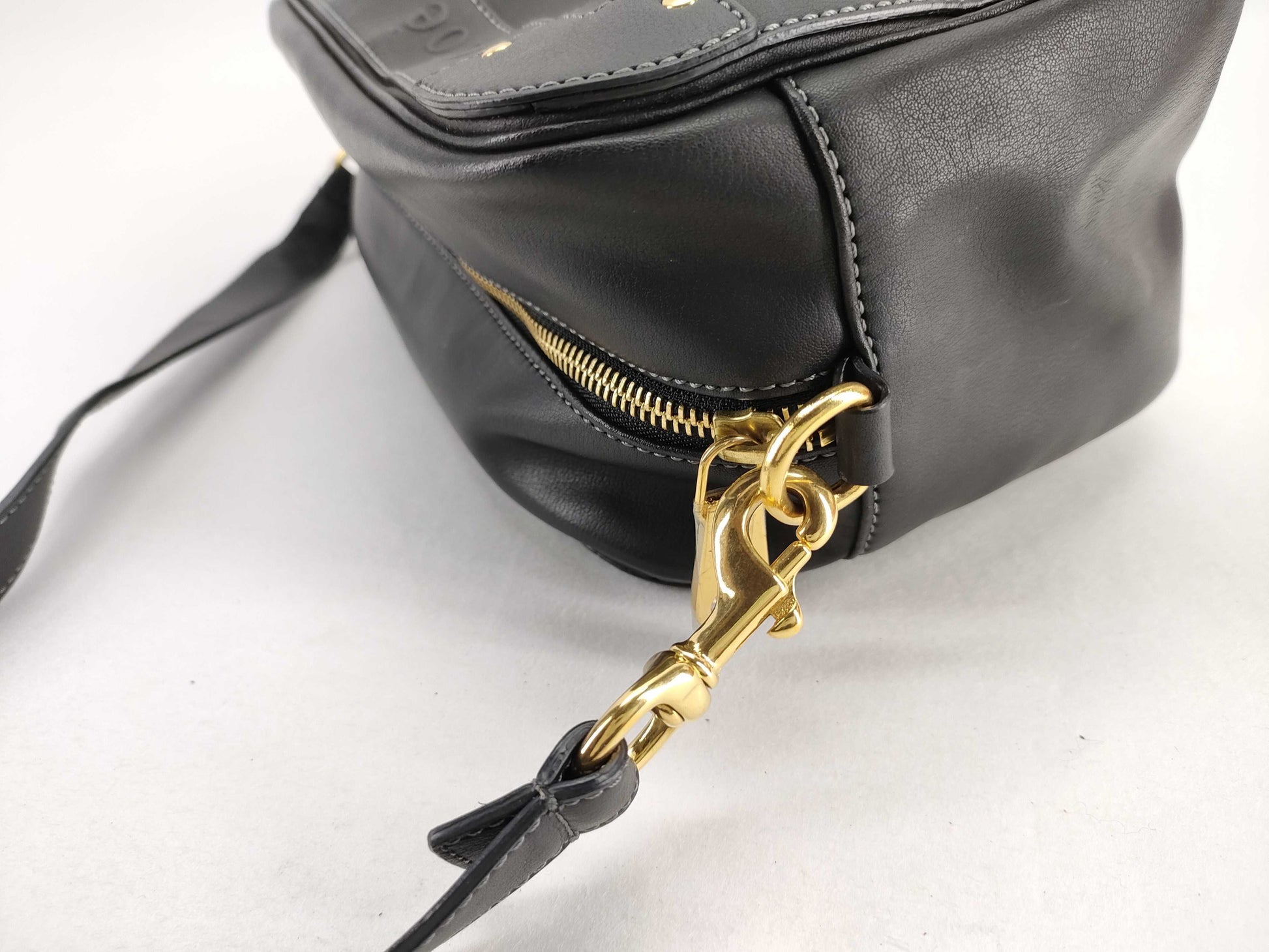 Chloe Chloe Eden Leather Shoulder Bag 01-11-62 Black Shoulder Bag