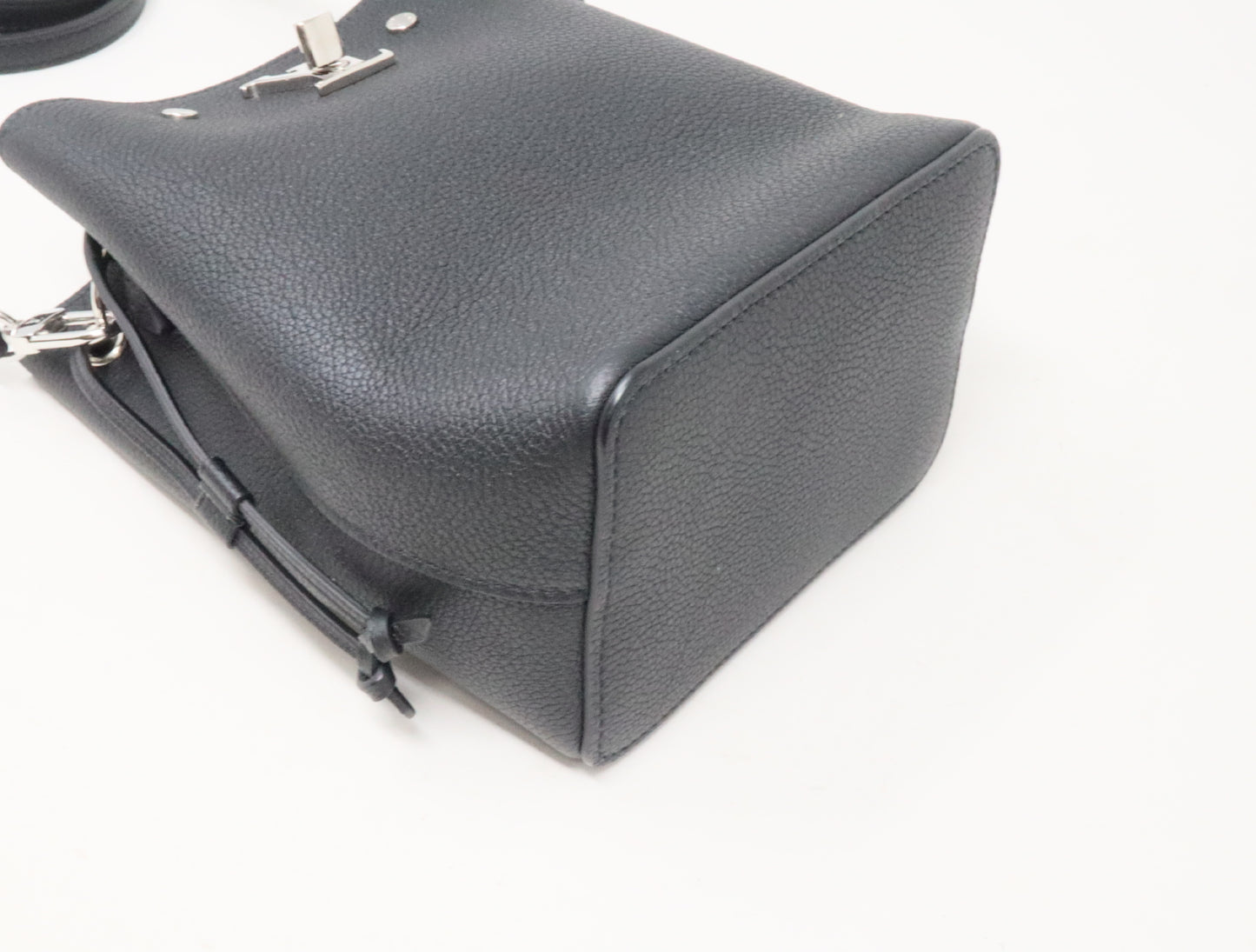 LOUIS VUITTON LV Logo Nano Lockme Bucket M68709 RFID Shoulder Bag