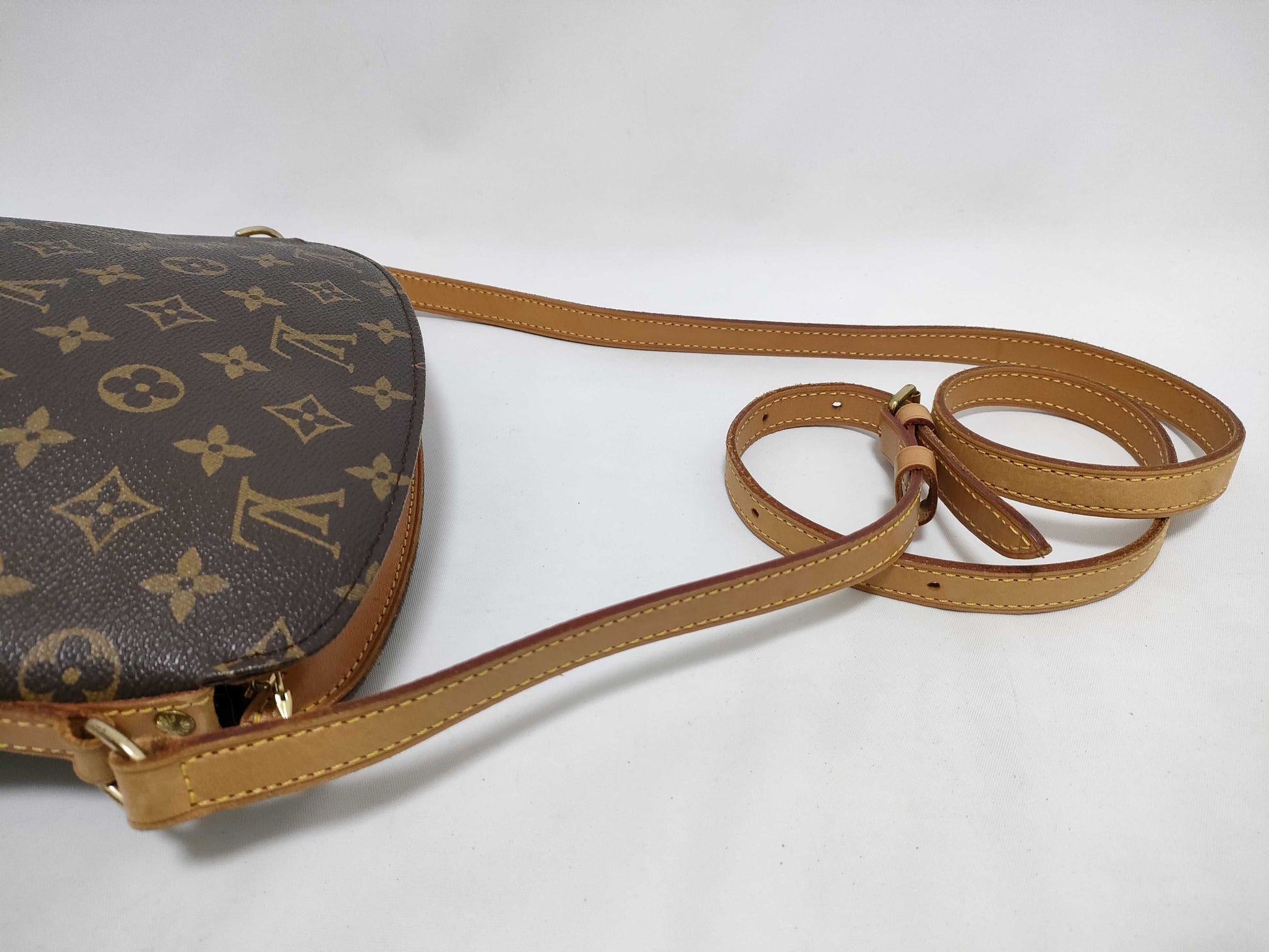 LOUIS VUITTON M51290 Drouo Shoulder Bag