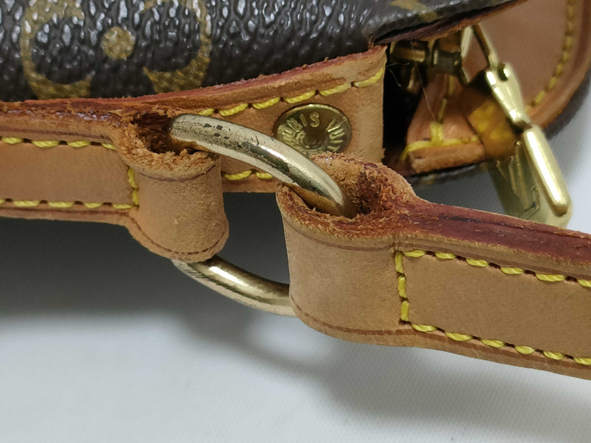 LOUIS VUITTON M51290 Drouo Shoulder Bag