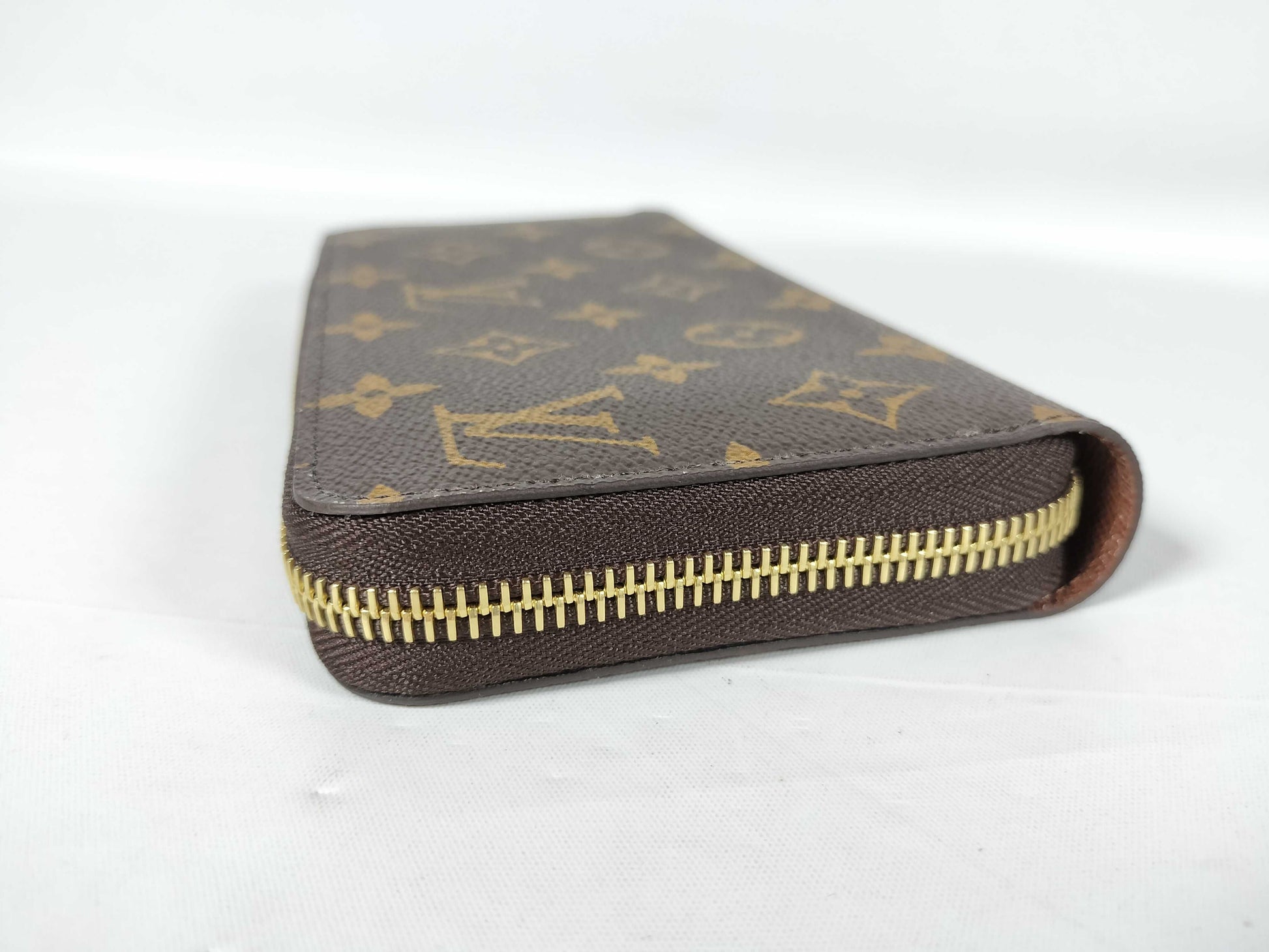 LOUIS VUITTON Monogram M42616 Zippy Wallet Wallet