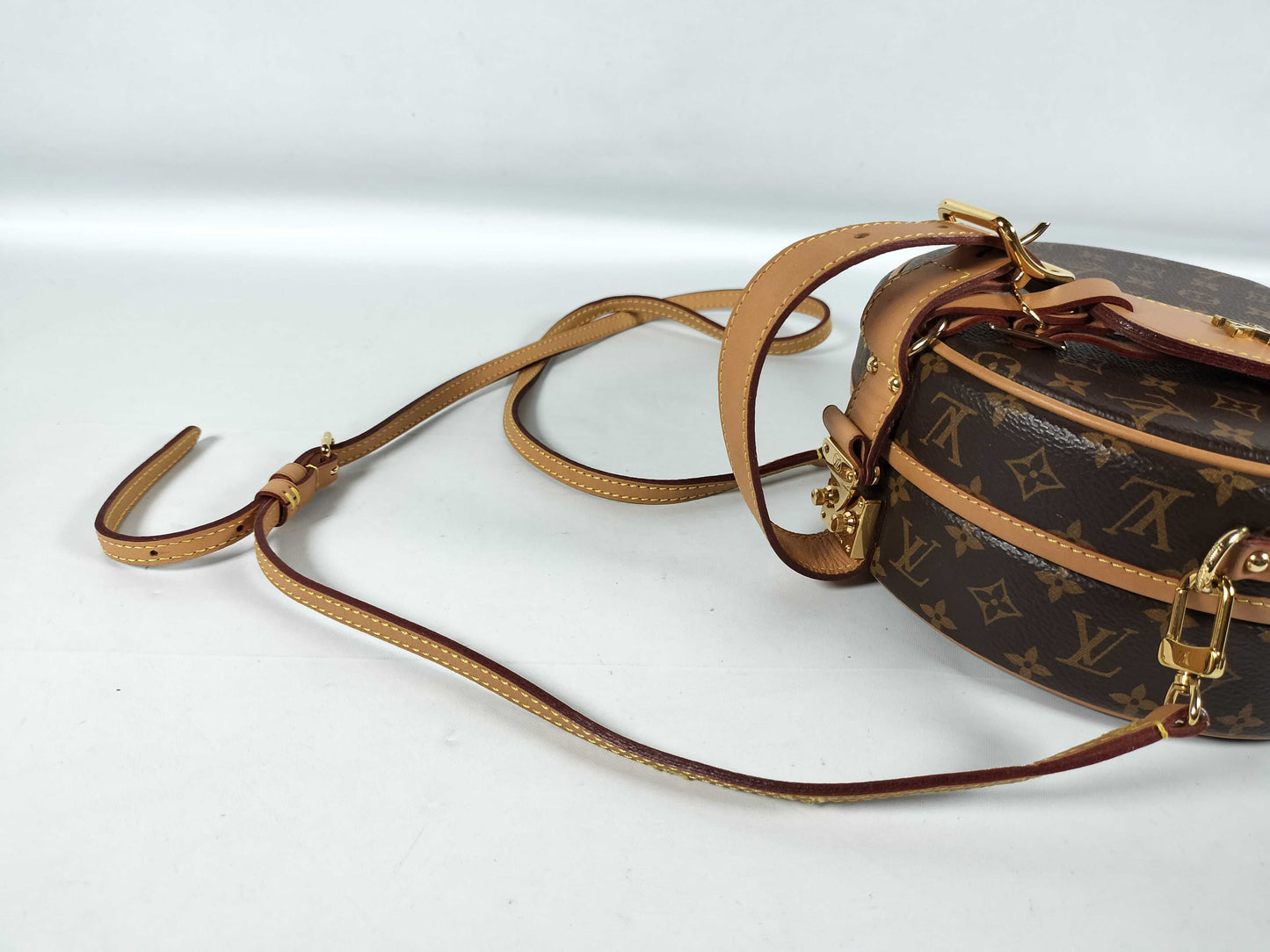 LOUIS VUITTON M43514 Petite Boat Chapeau Handbag