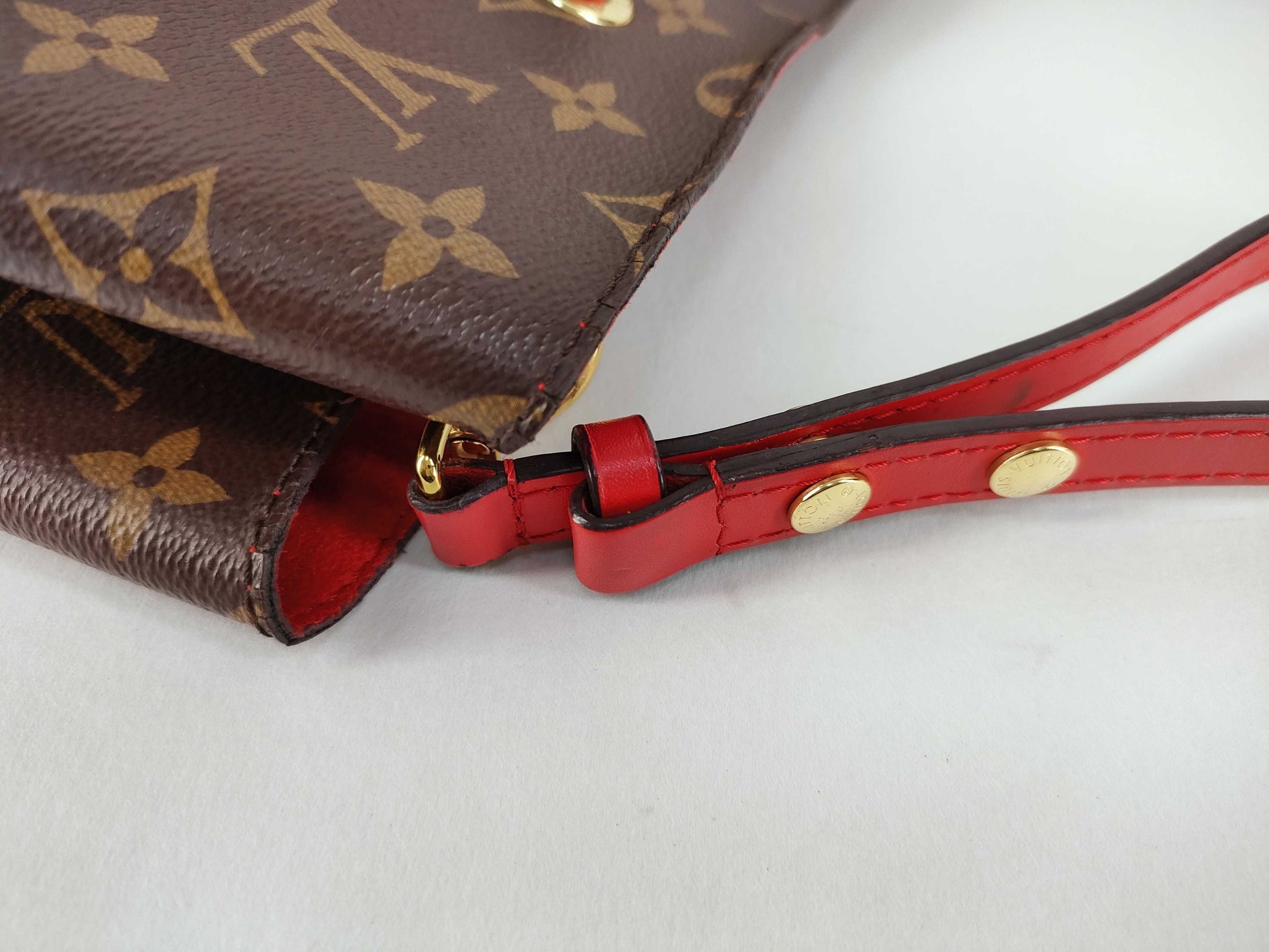 LOUIS VUITTON Monogram LOUIS VUITTON Monogram Neonoe M44021 NZ3179 with Strap Shoulder Bag
