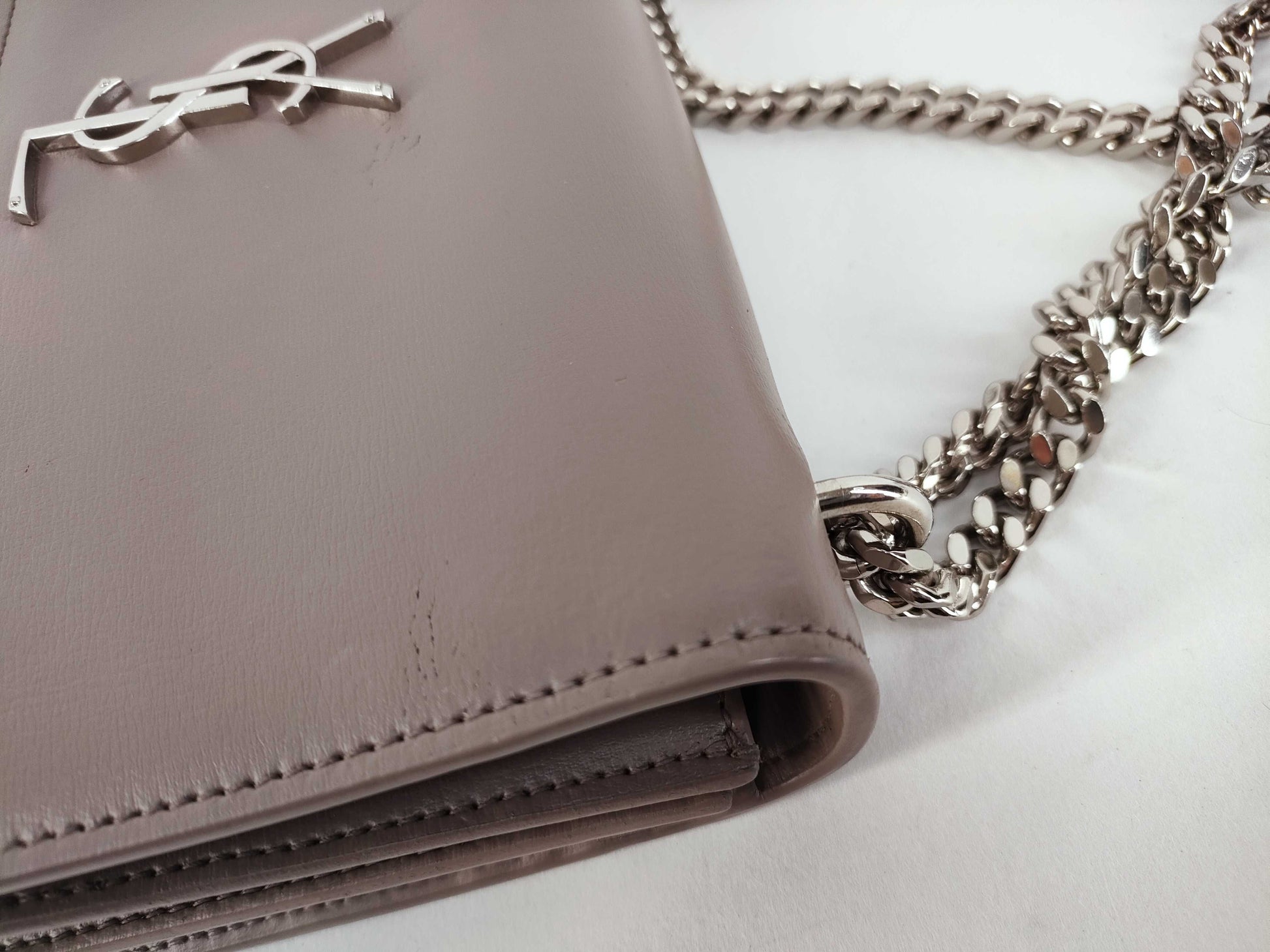 Yves Saint Laurent YSL Saint Laurent Chain Shoulder Bag Metal Grey Complementary Colors Shoulder Bag