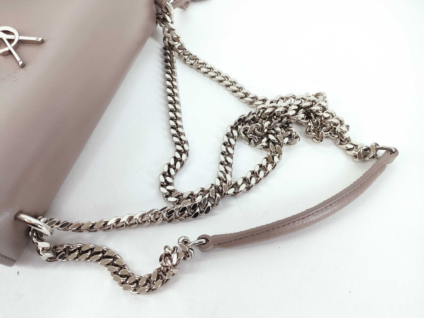 Yves Saint Laurent YSL Saint Laurent Chain Shoulder Bag Metal Grey Complementary Colors Shoulder Bag