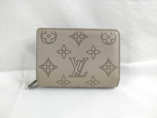 LOUIS VUITTON Mahina Louis Vuitton Bi-Fold Wallet Wallet