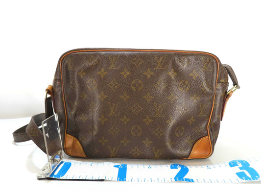 LOUIS VUITTON Monogram Monogram Nile NO0030 Shoulder Bag