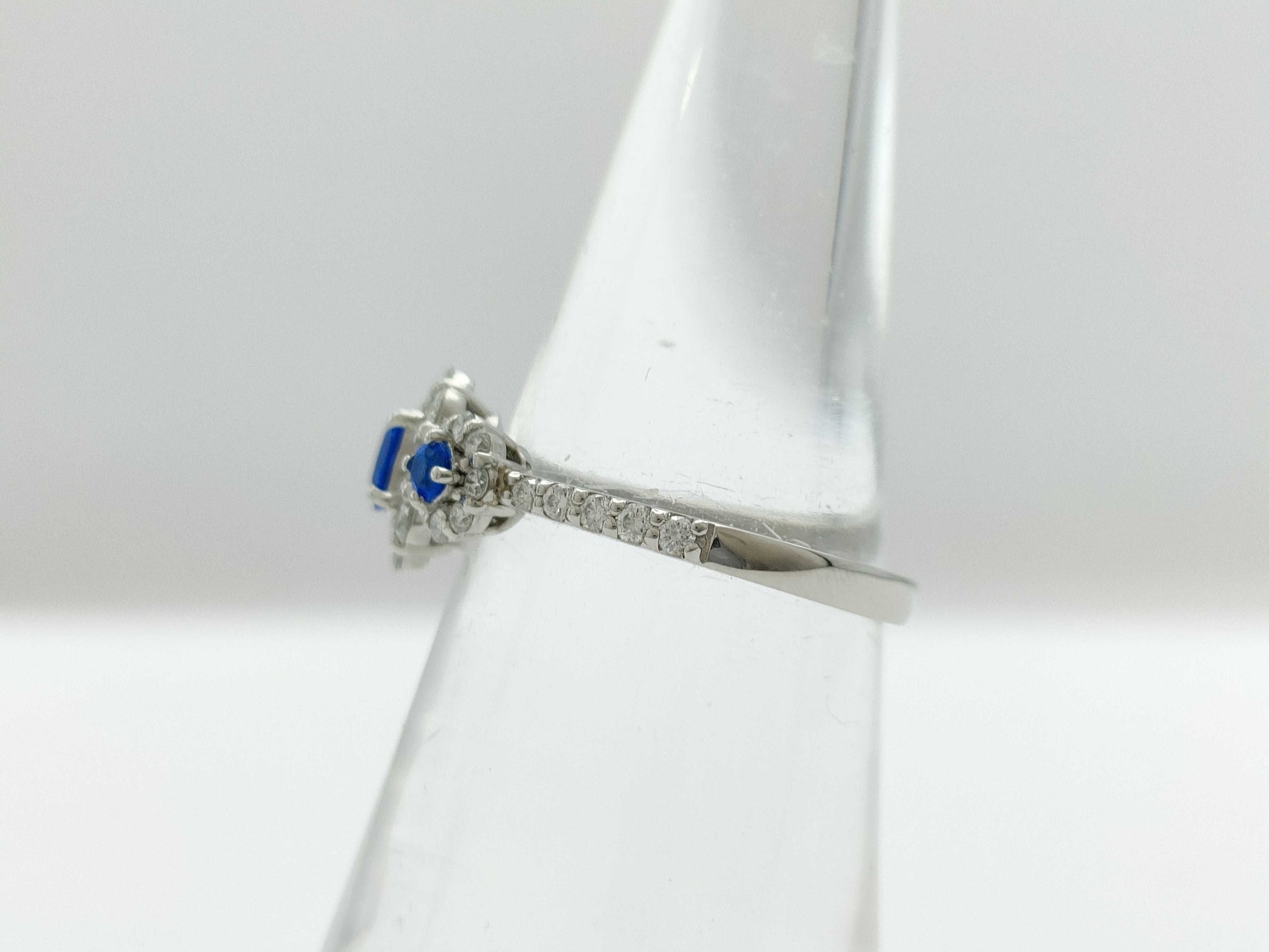 Aouinite 0.15ct/0.09ct D0.50ct PT900 3.8g Ring