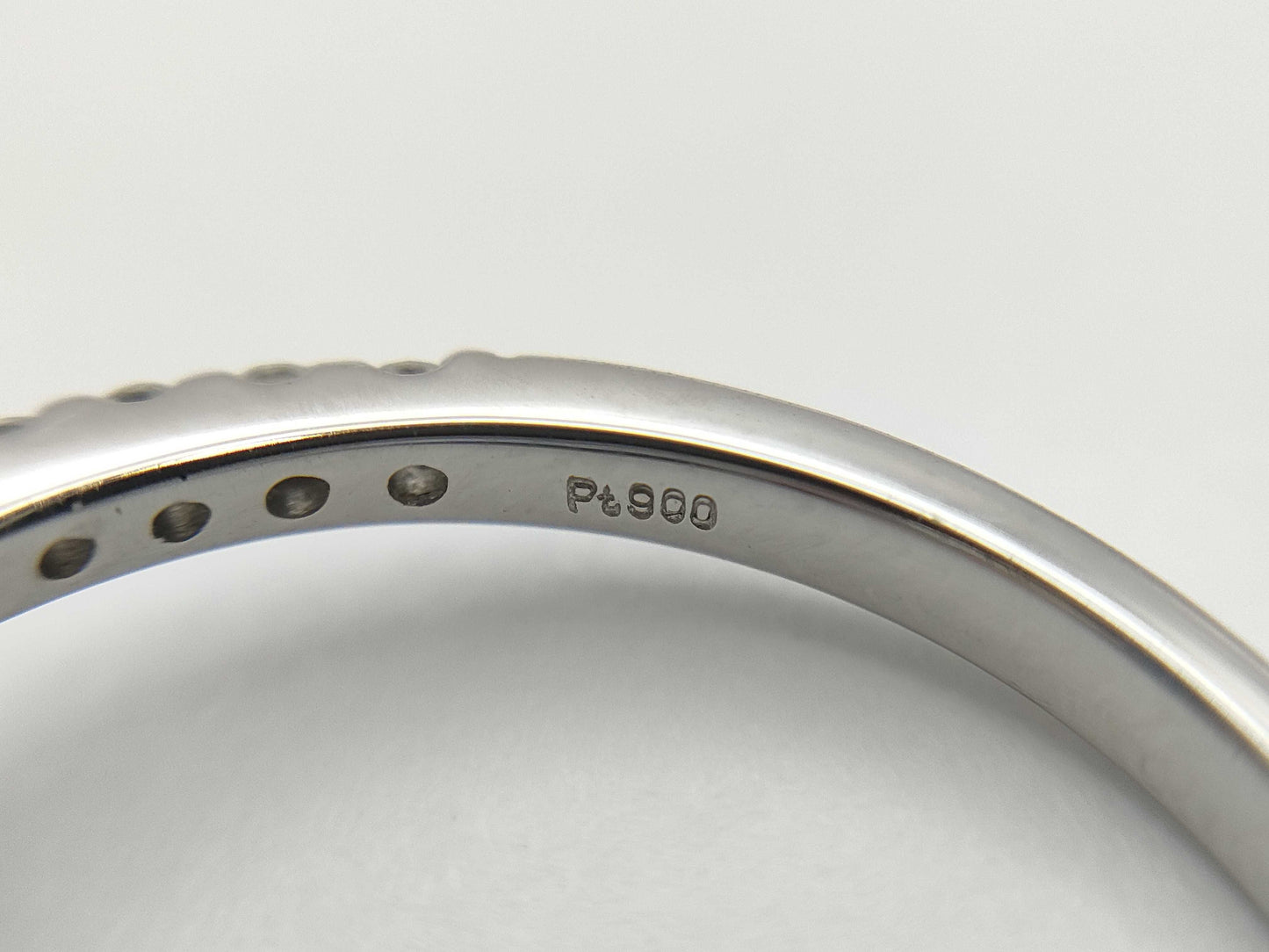 Aouinite 0.15ct/0.09ct D0.50ct PT900 3.8g Ring