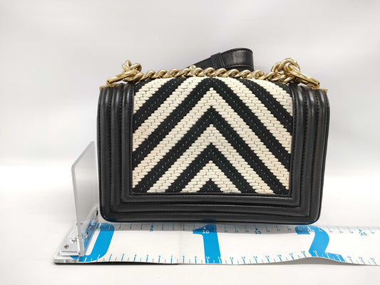 CHANEL V-Stitch Boy Chanel Shoulder Bag No. 23 Leather Black and White with Gold Hardware Shoulder Bag