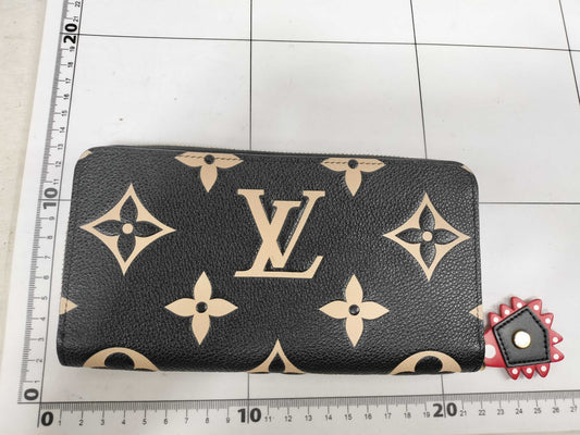 LOUIS VUITTON LV LV Crafty Unplanted Zippy Wallet M69698 SP3250 Wallet