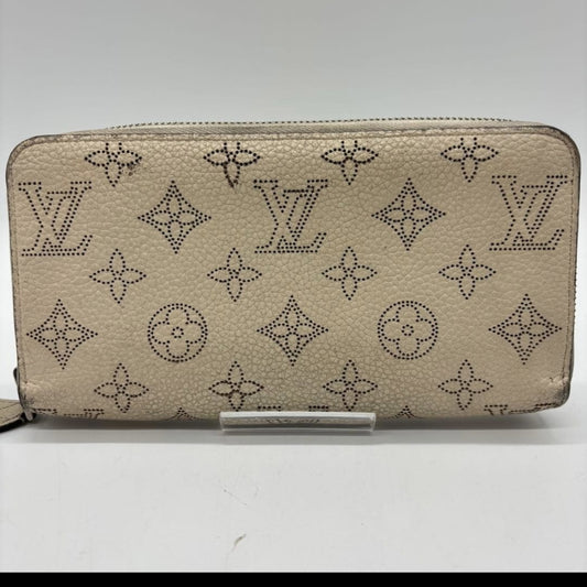 LOUIS VUITTON Louis Vuitton Mahina M61869 Zippy Wallet TN0136 Wallet