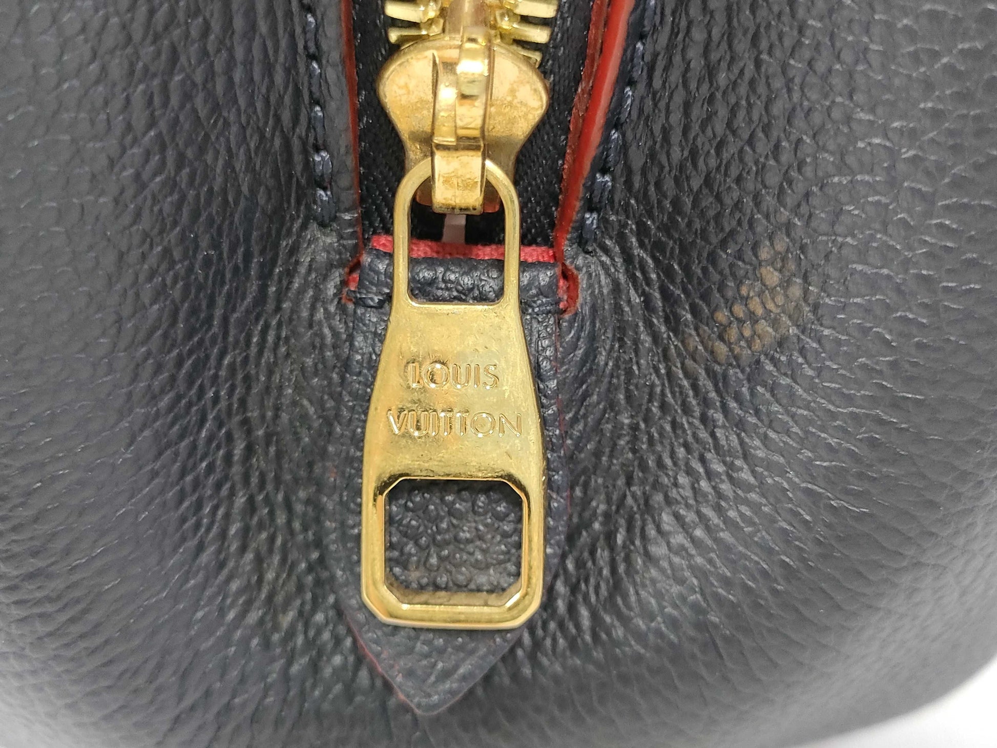 LOUIS VUITTON Monogram Unplanted LOUIS VUITTON Montaigne BB Amplification/Marine Rouge Handbag