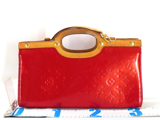 LOUIS VUITTON Verni LOUIS VUITTON Roxbury Drive Verni/Pomme-damour Handbag