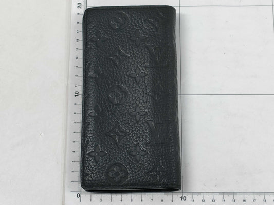 LOUIS VUITTON Taurillon Portefeuille Brazza Long Wallet