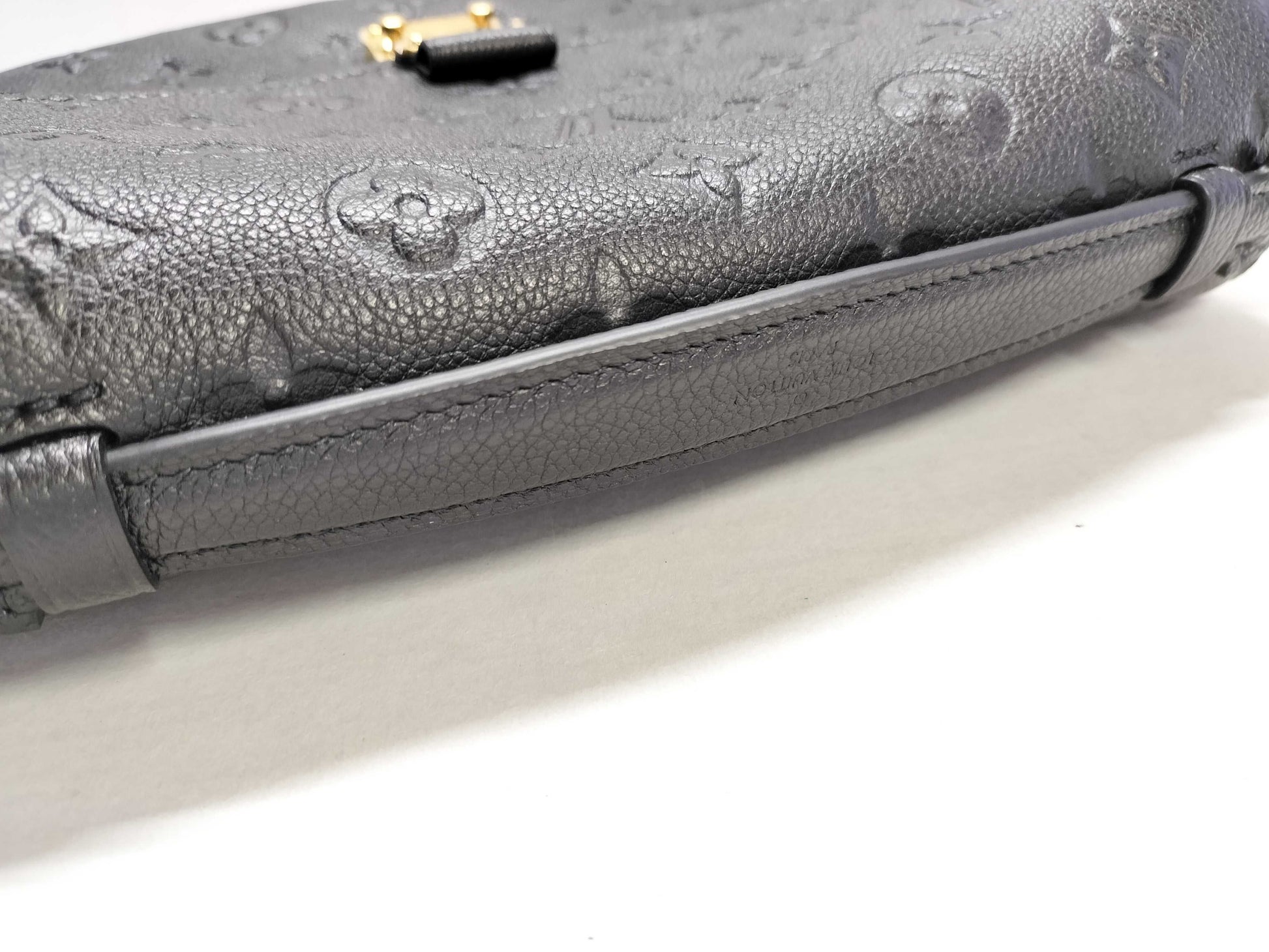 LOUIS VUITTON Monogram Amplant Louis Vuitton Pochette Metis MM Handbag