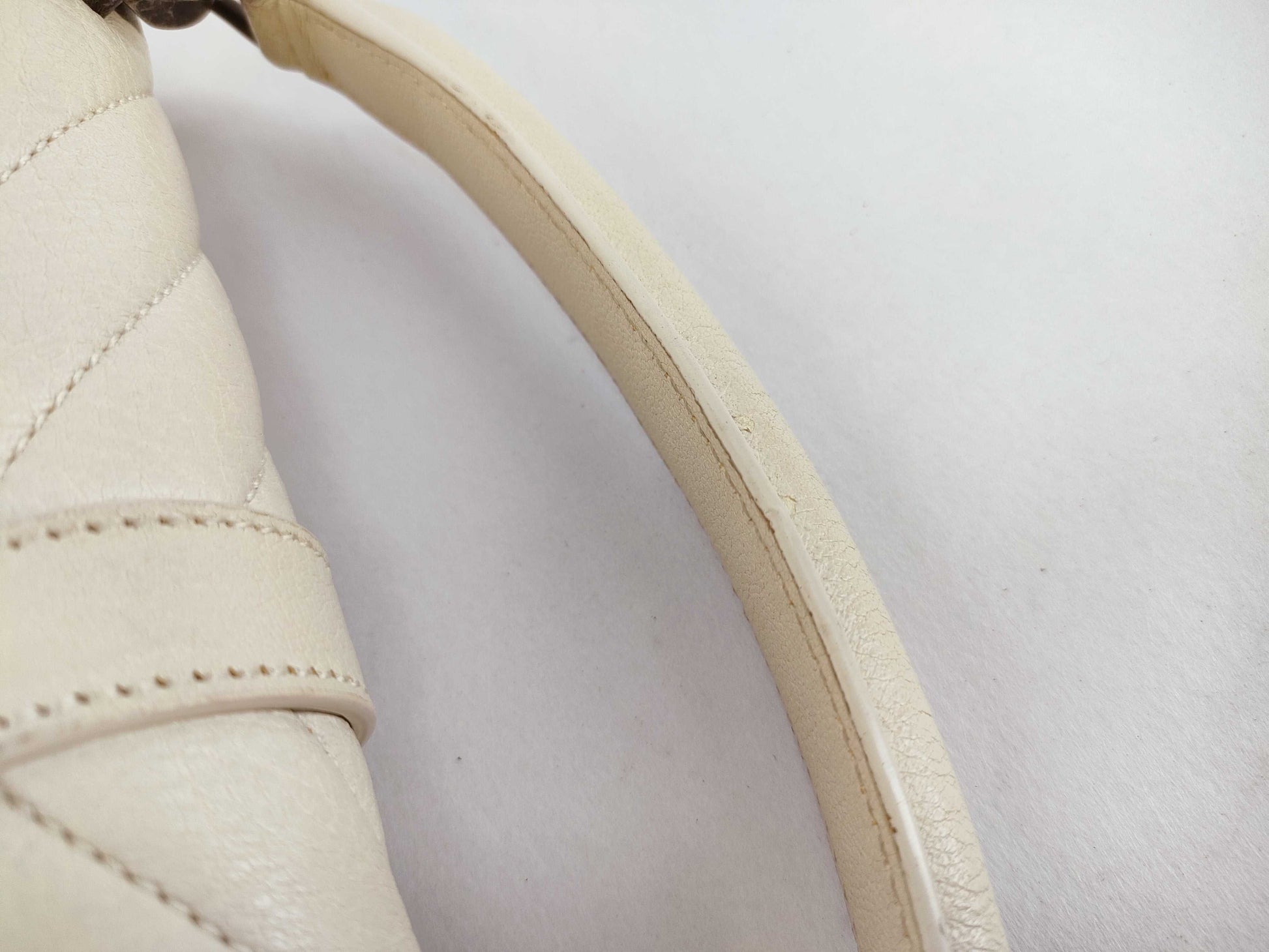Yves Saint Laurent Satchel / V-Stitch / White Handbag