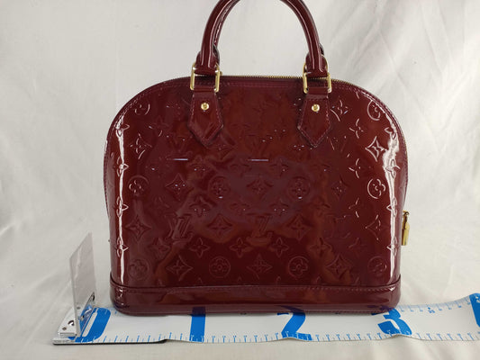 LOUIS VUITTON Vernis Louis Vuitton Enamel Alma BB Handbag