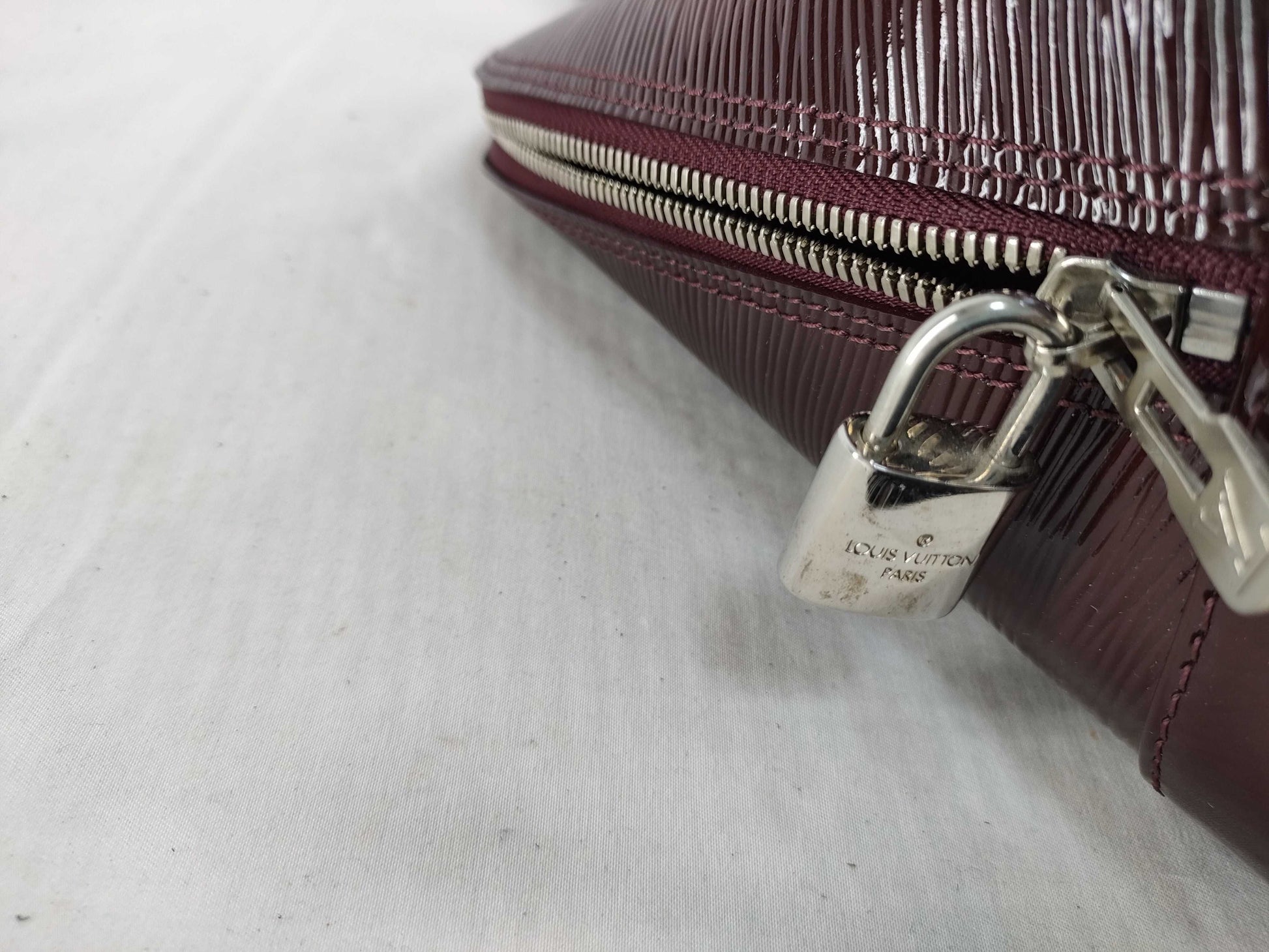 LOUIS VUITTON Epi Louis Vuitton Arma Shoulder Bag Handbag
