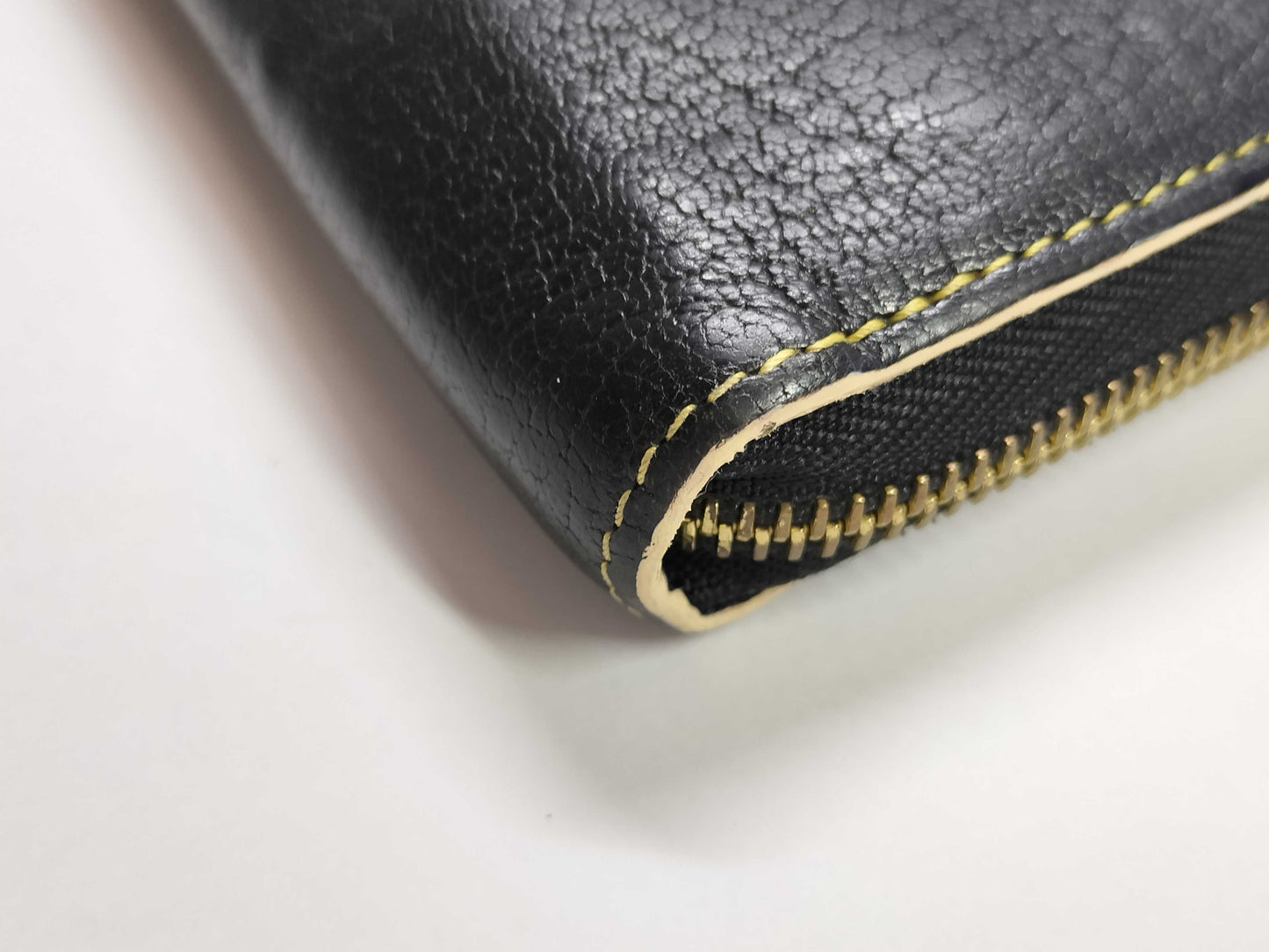 LOUIS VUITTON Suhari Louis Vuitton Suhari Leather Long Wallet Black Serial Wallet