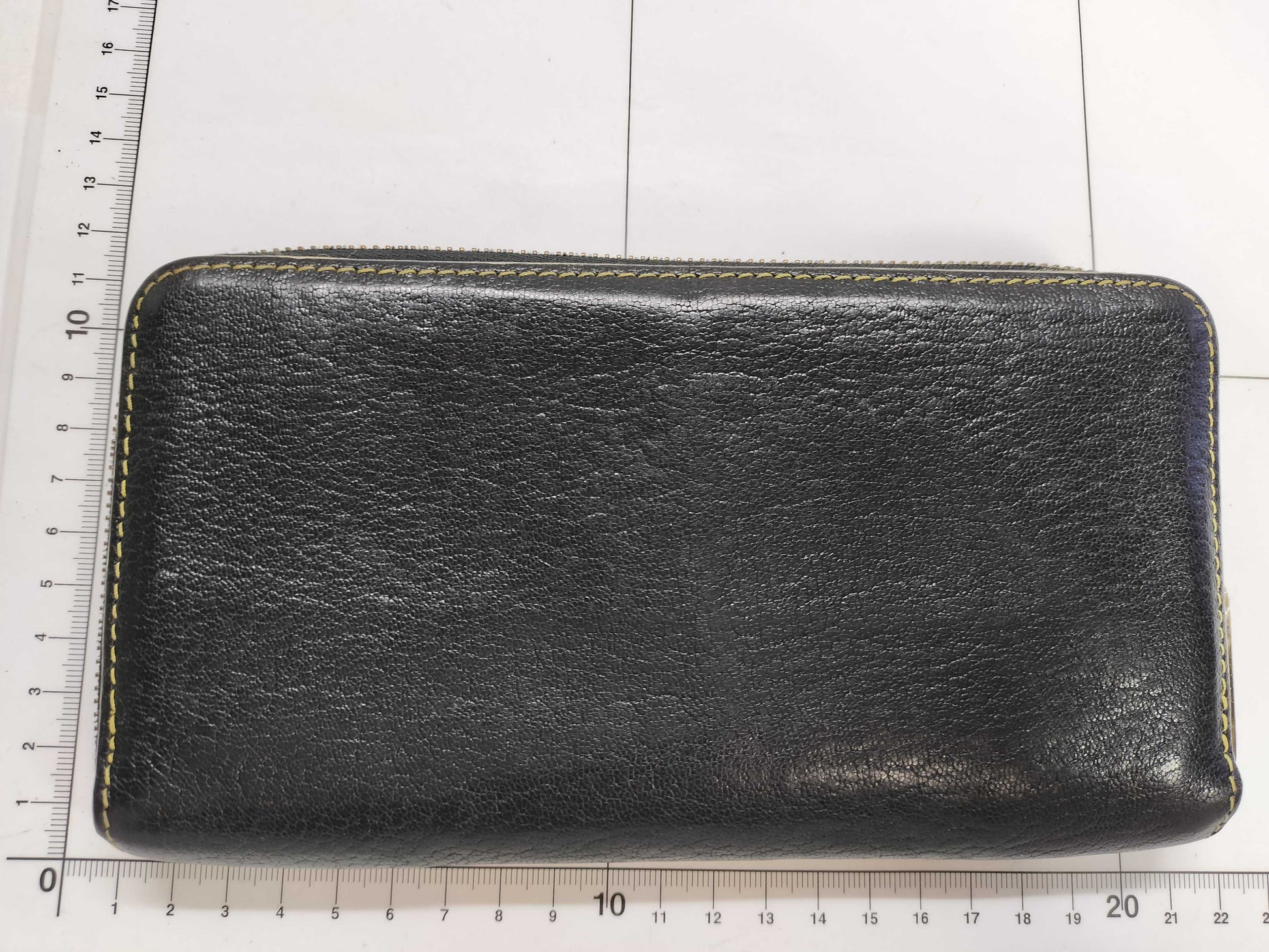 LOUIS VUITTON Suhari Louis Vuitton Suhari Leather Long Wallet Black Serial Wallet