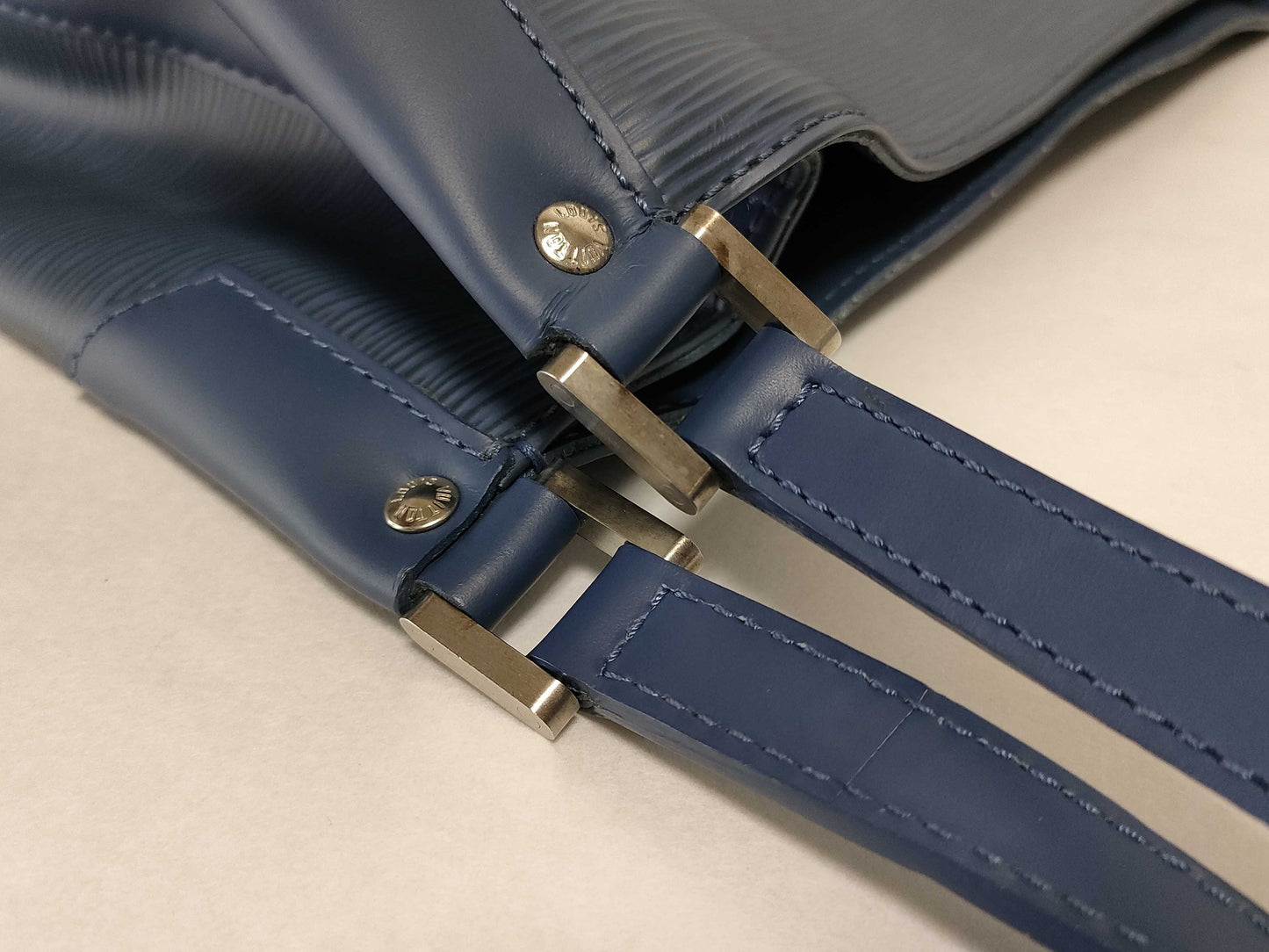 LOUIS VUITTON Epi Mandala MM M5889 Blue Shoulder Bag