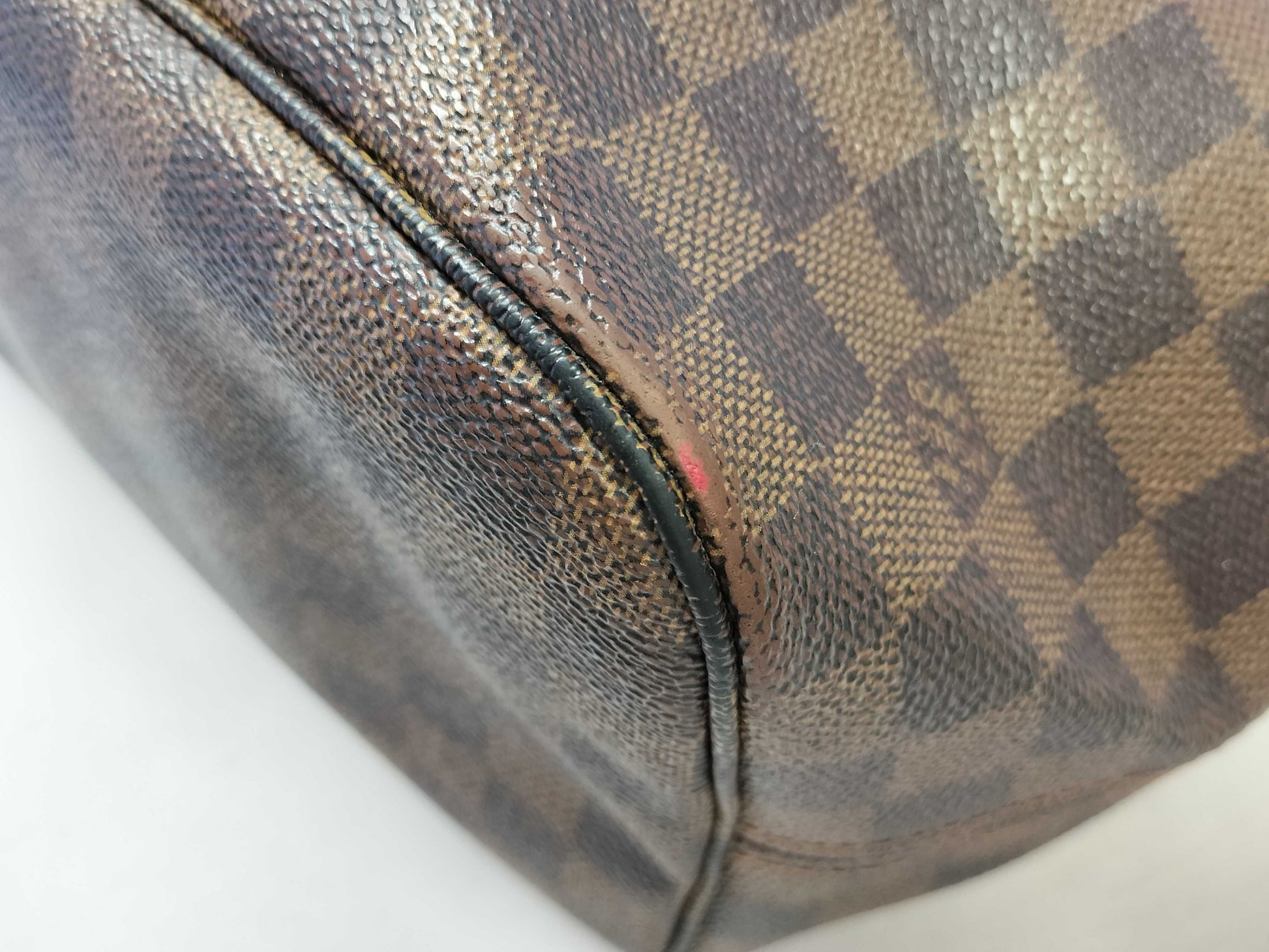 LOUIS VUITTON Damier LOUIS VUITTON Louis Vuitton Neverful Damier Tote Bag