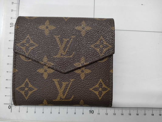 LOUIS VUITTON Monogram Bifold Wallet