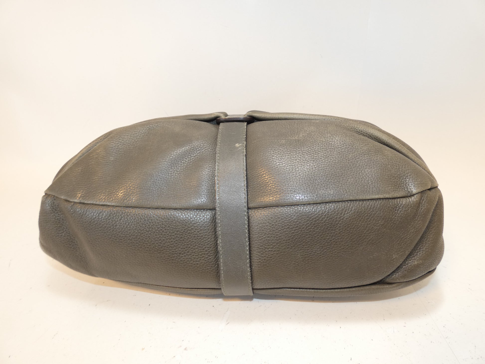 Salvatore Ferragamo Vara Leather One-Hand One-Shoulder Handbag